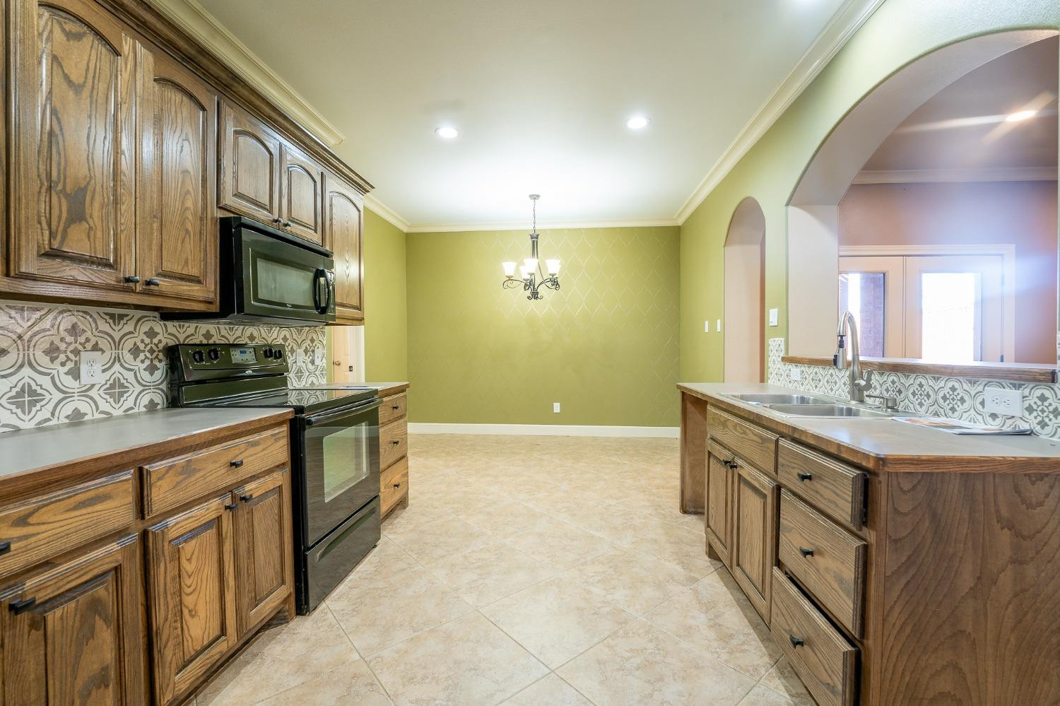 11110 Detroit Avenue