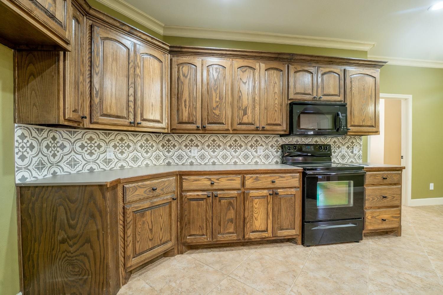 11110 Detroit Avenue