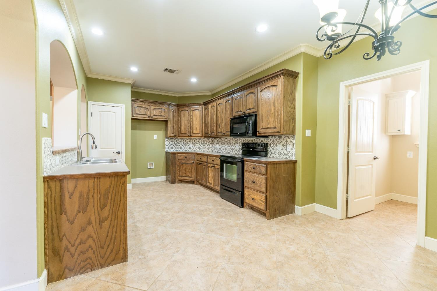 11110 Detroit Avenue