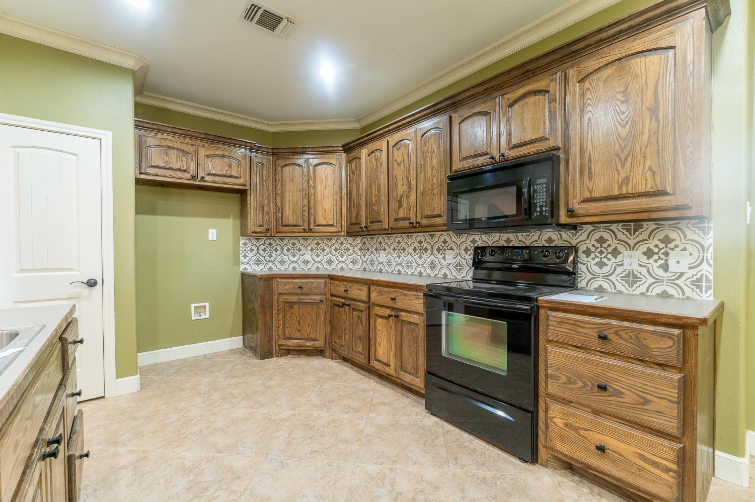 11110 Detroit Avenue