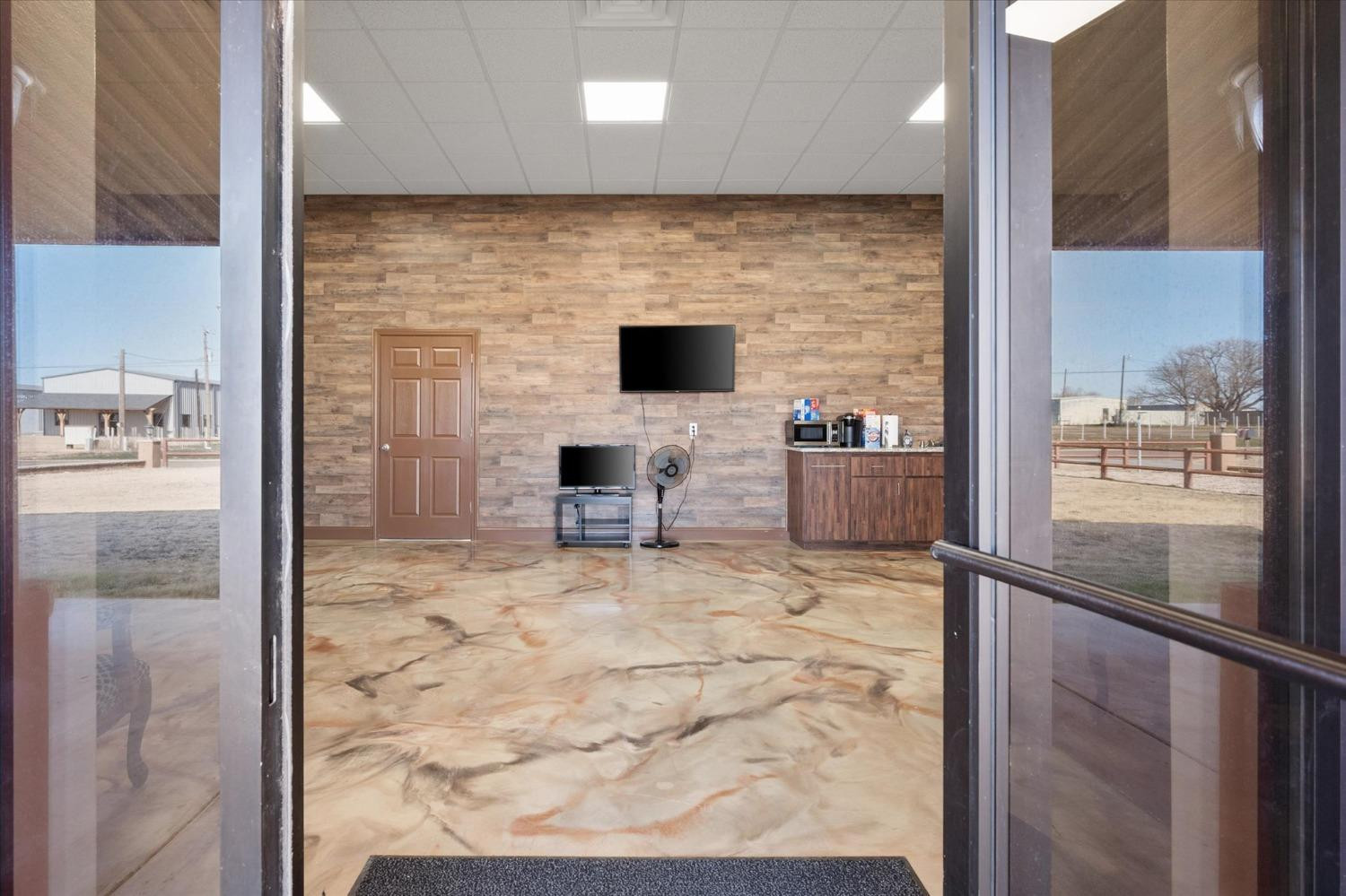 712 E County Road 7300