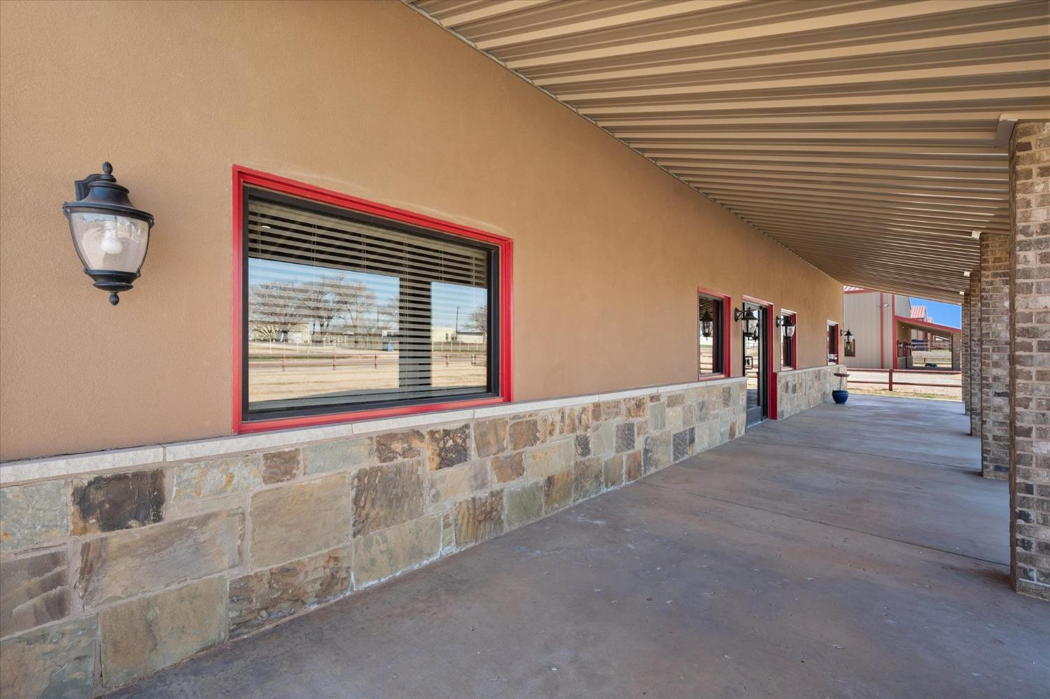 712 E County Road 7300