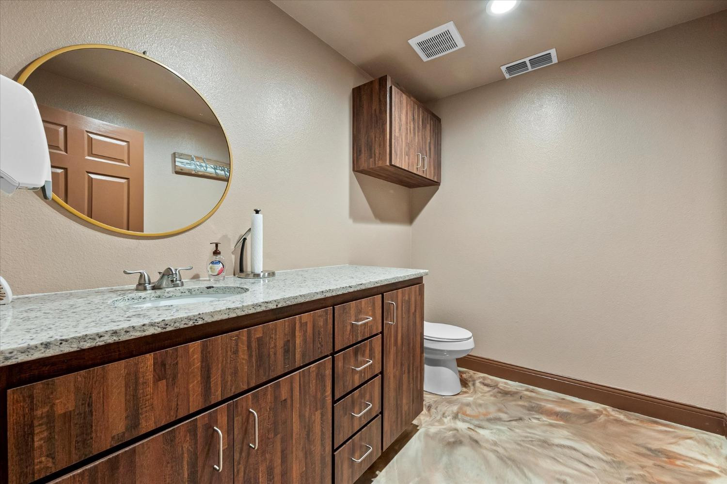 712 E County Road 7300