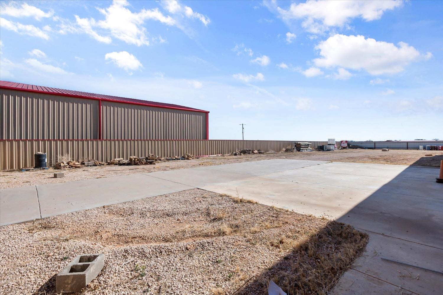 712 E County Road 7300