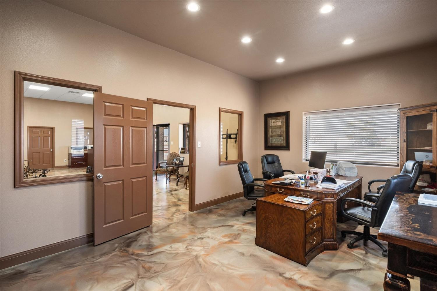 712 E County Road 7300