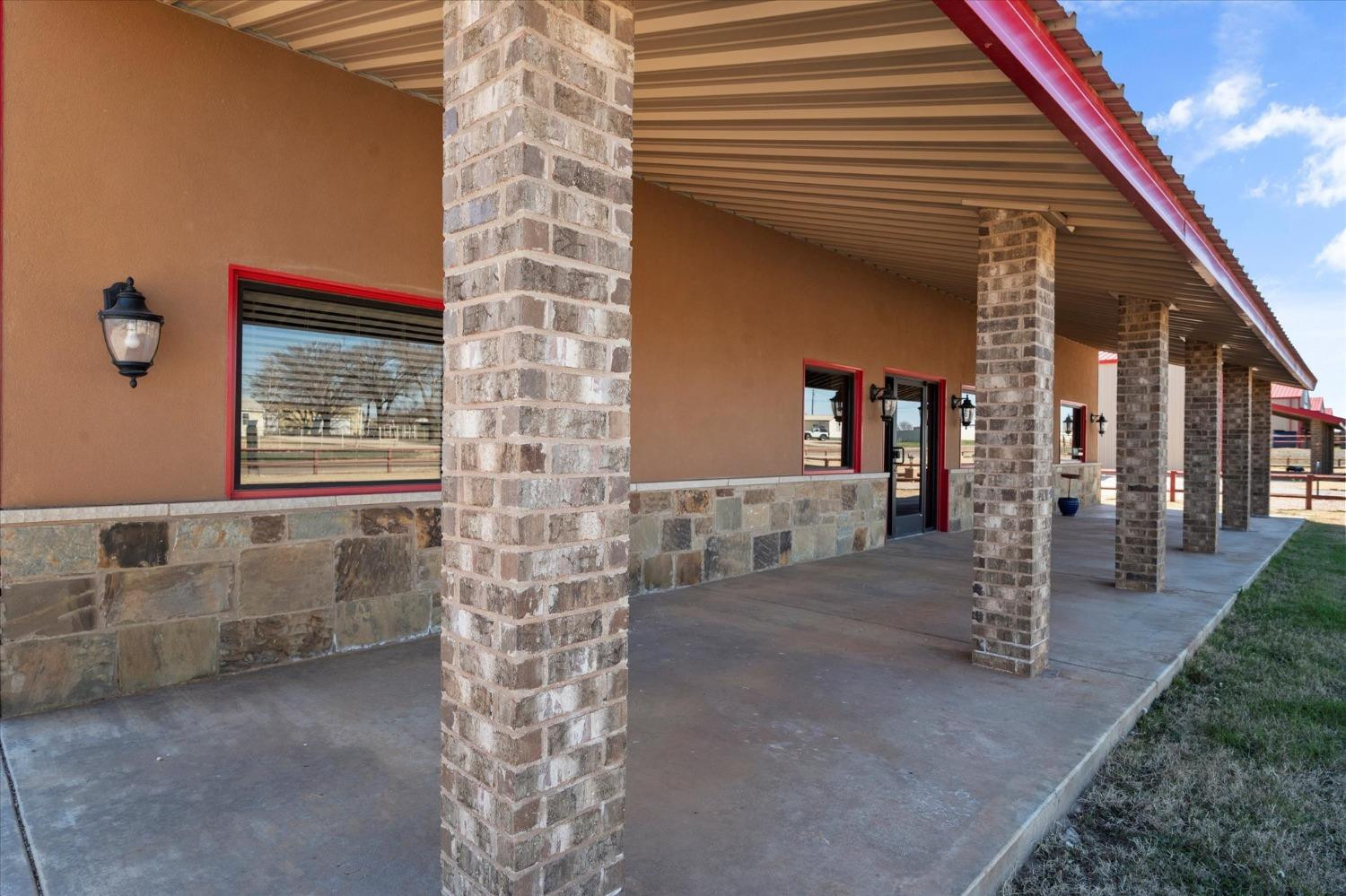 712 E County Road 7300