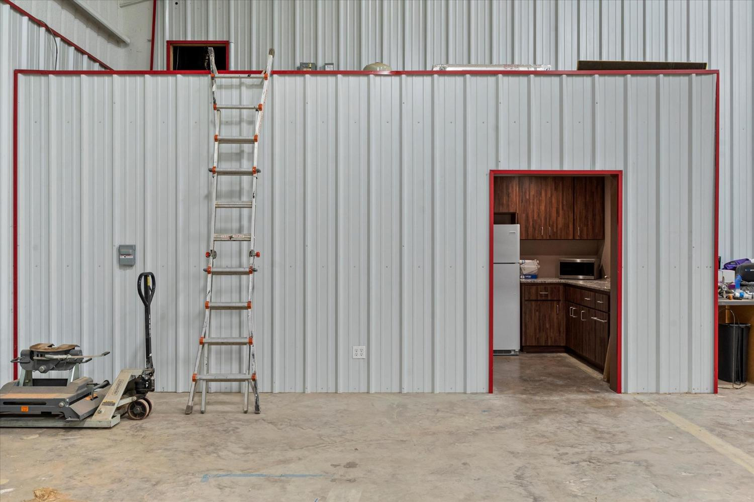 712 E County Road 7300