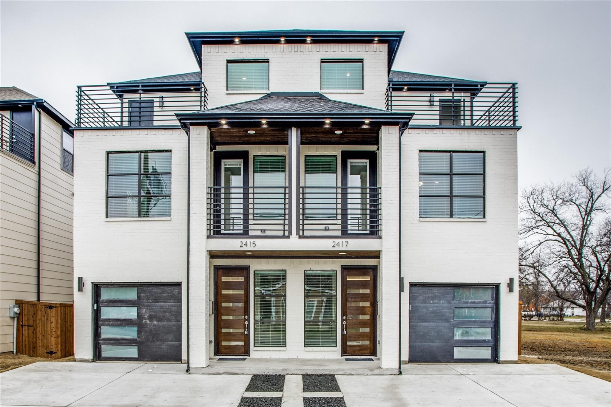 2415 N Winnetka Avenue