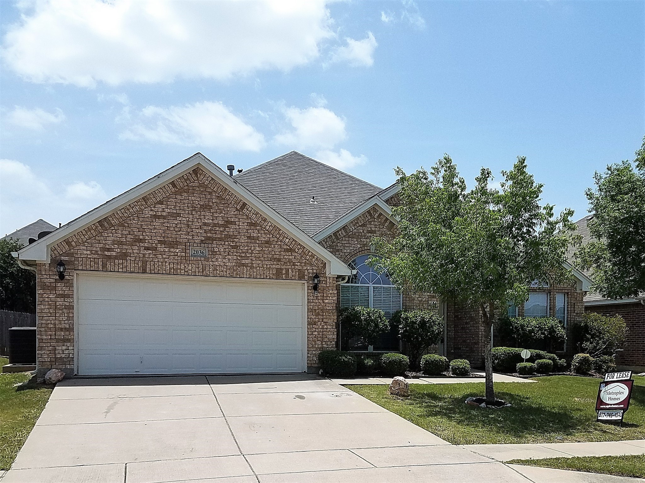 2036 El Camino Drive