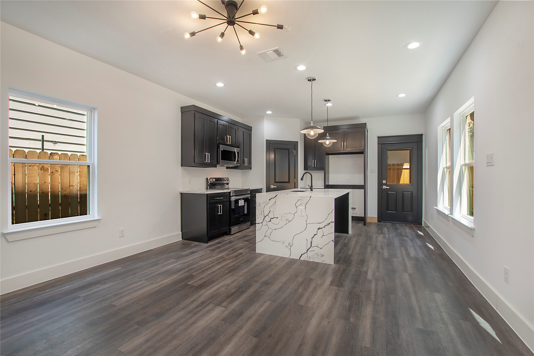 2215 anderson Street