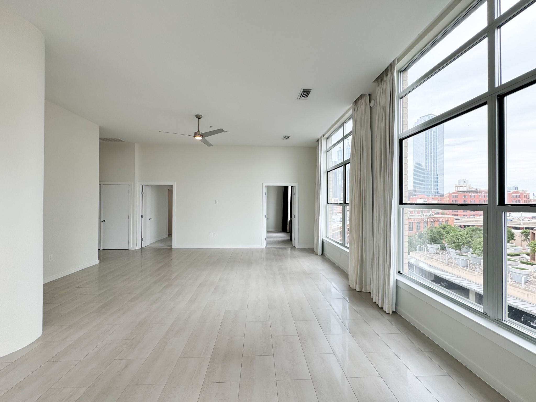 2323 N Houston Street 712