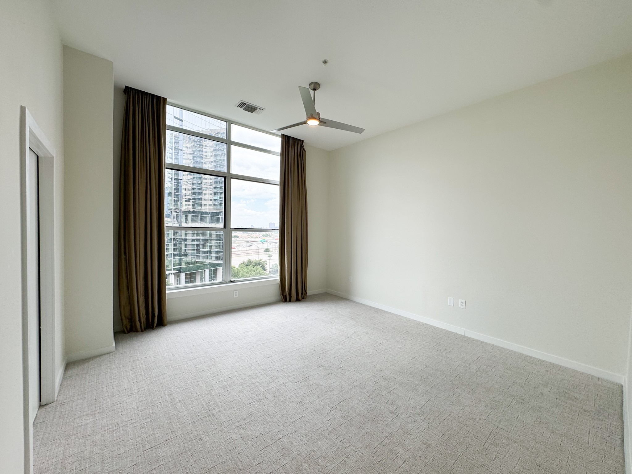 2323 N Houston Street 712