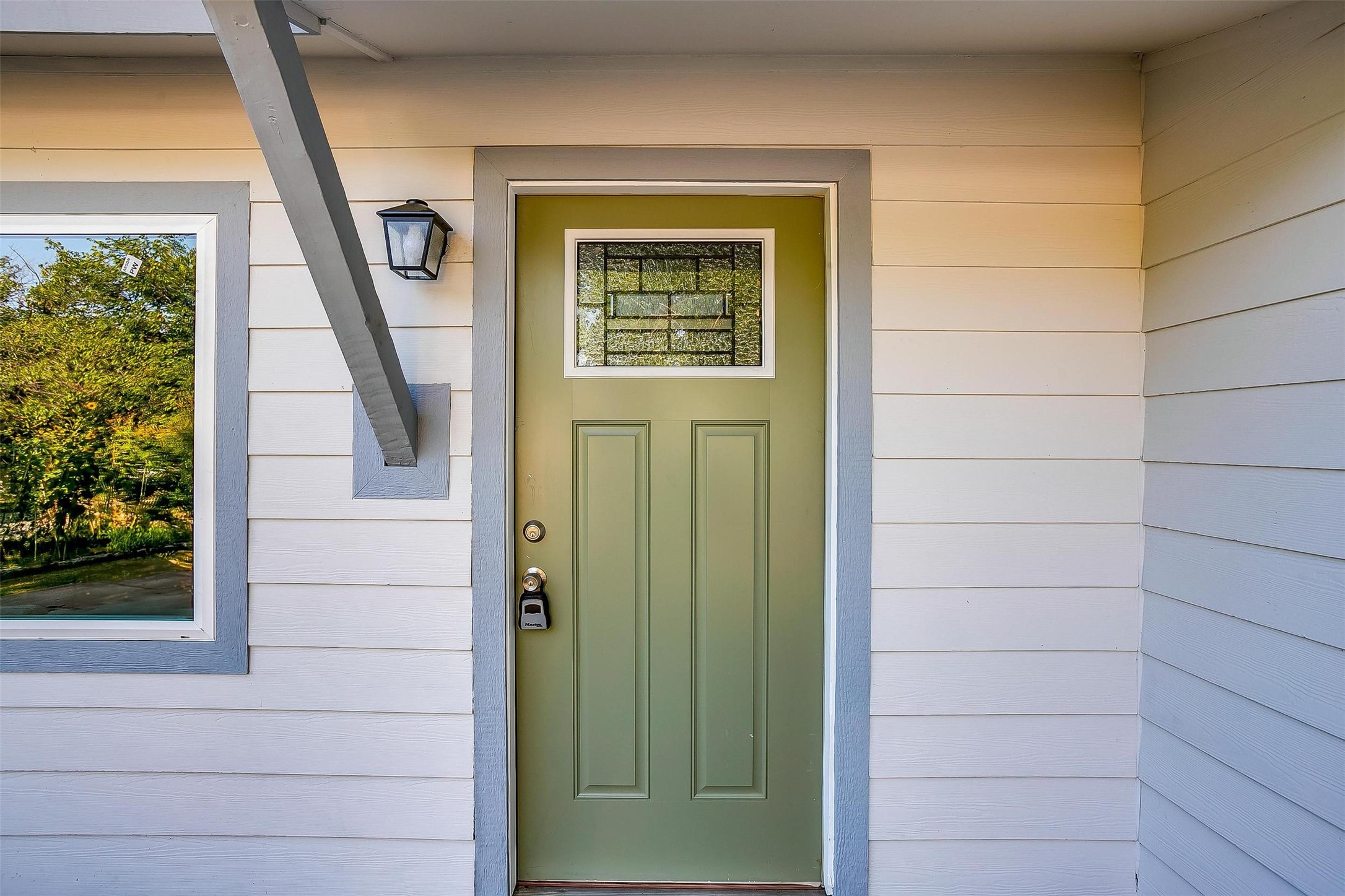 1827 Alan A Dale Road