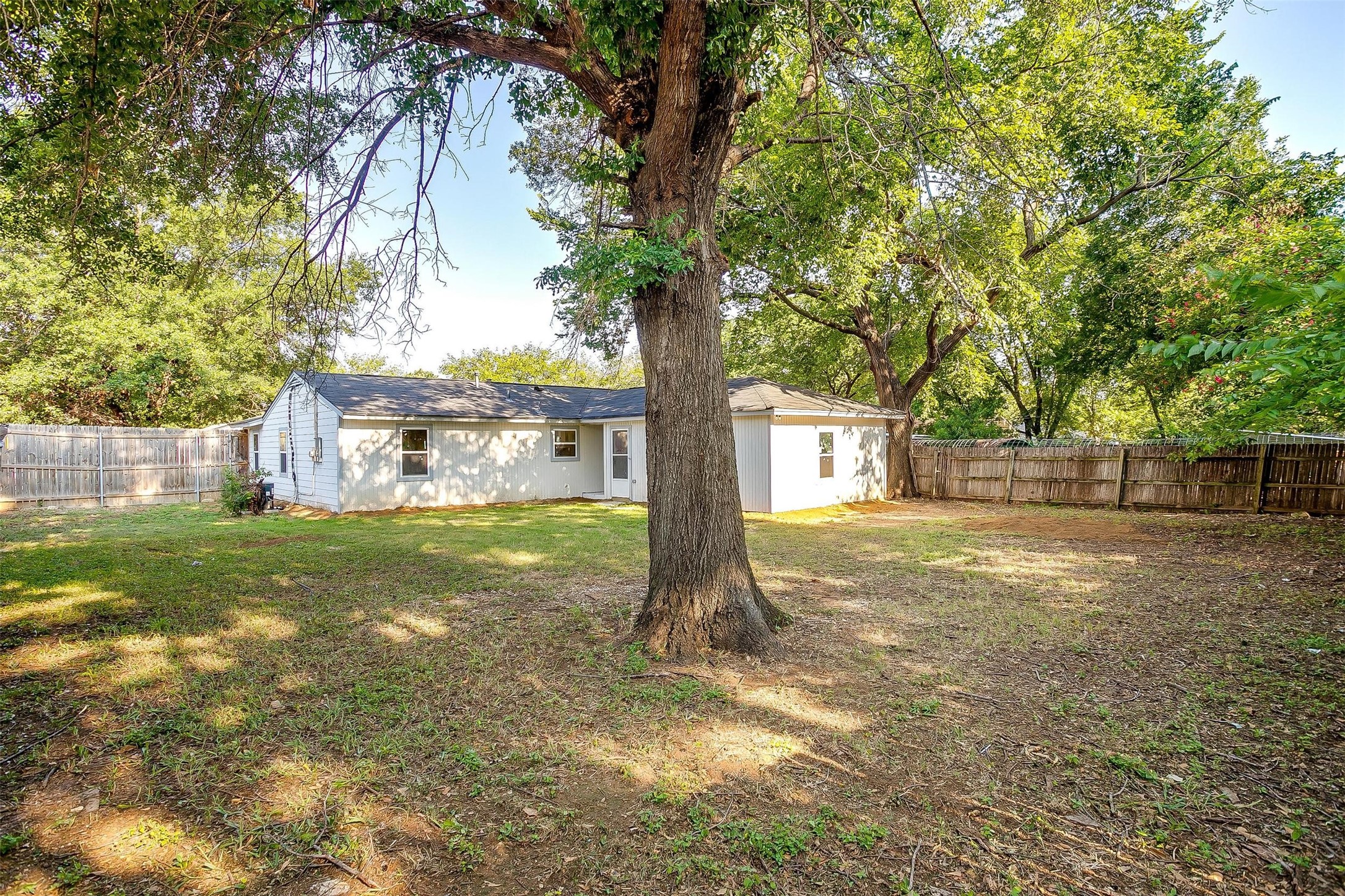 1827 Alan A Dale Road