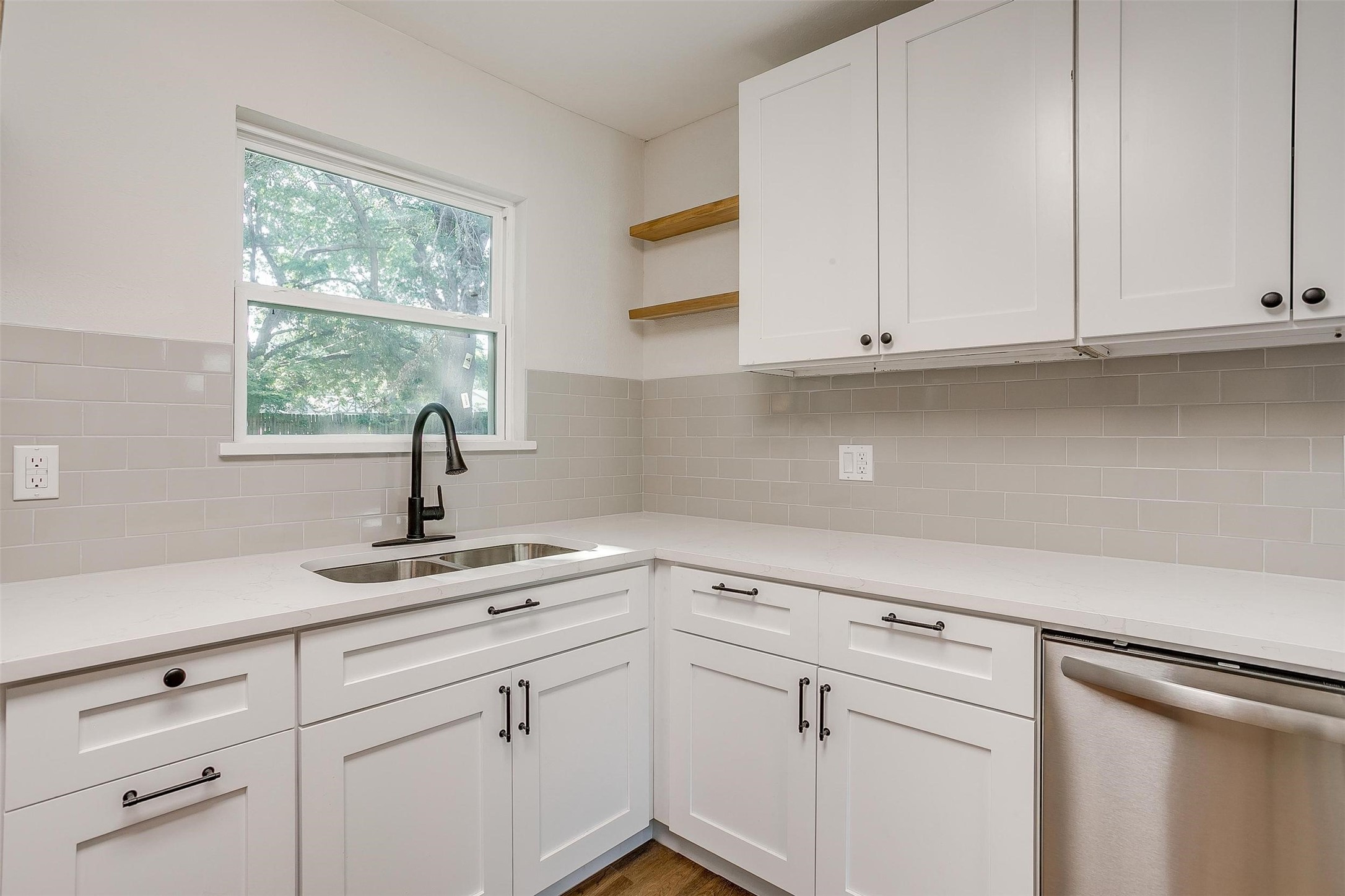 1827 Alan A Dale Road