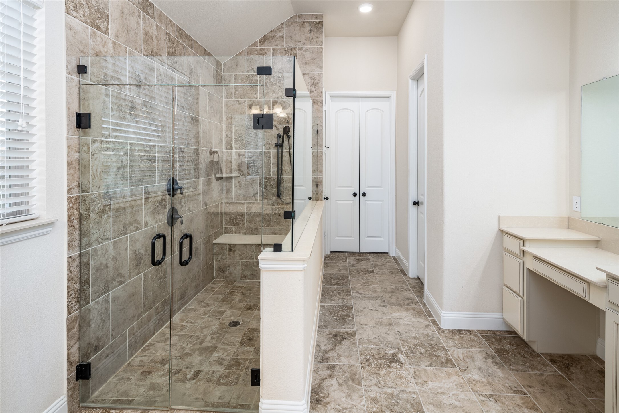 216 Village Creek Drive