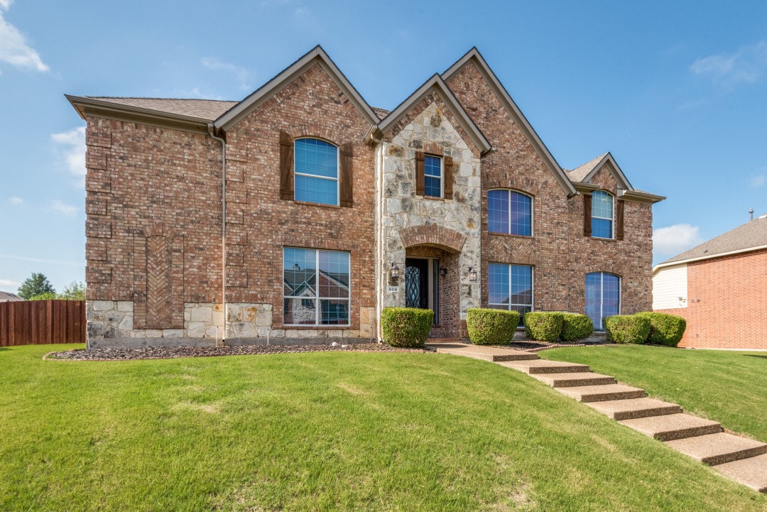 808 Trailwood Drive