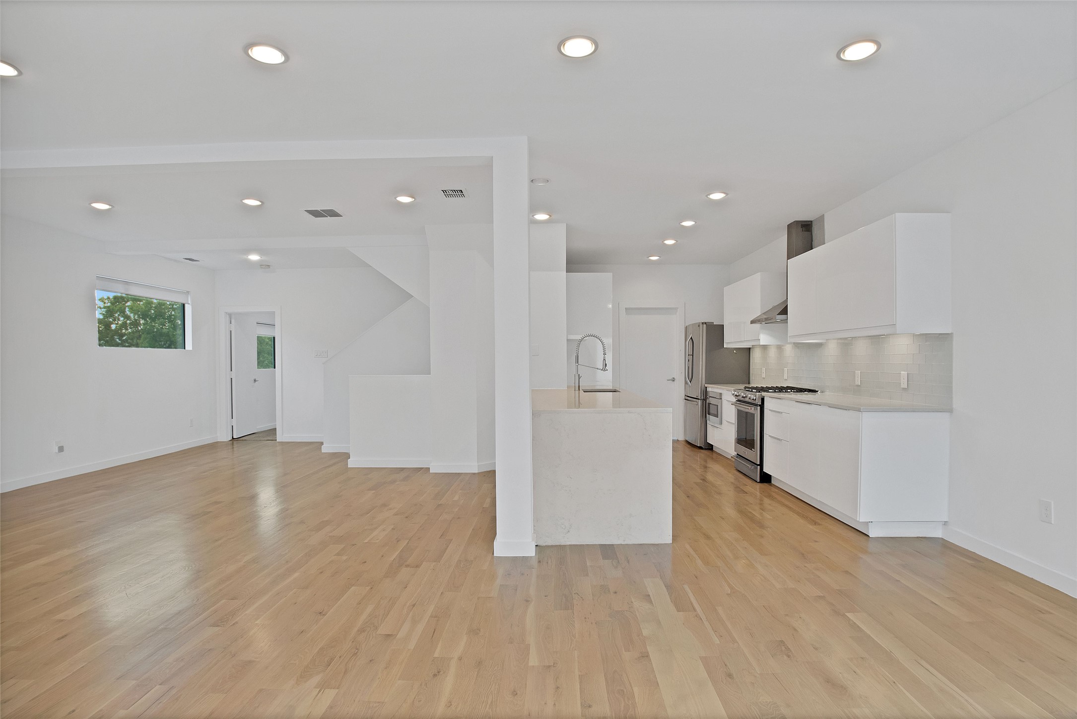 4311 Roseland Avenue