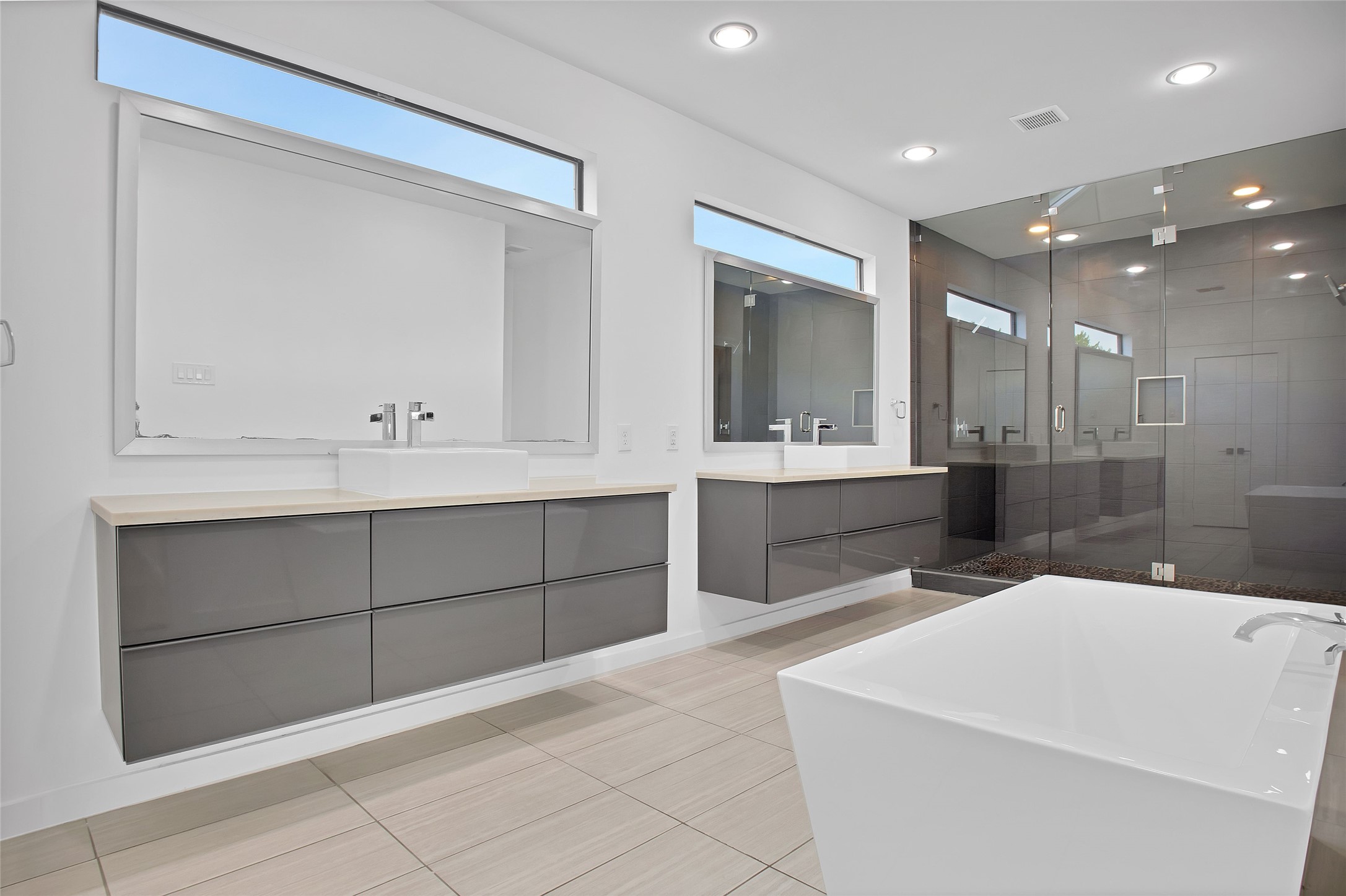 4311 Roseland Avenue