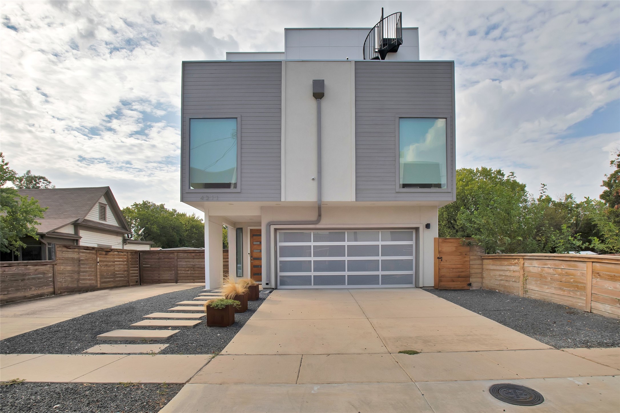 4311 Roseland Avenue