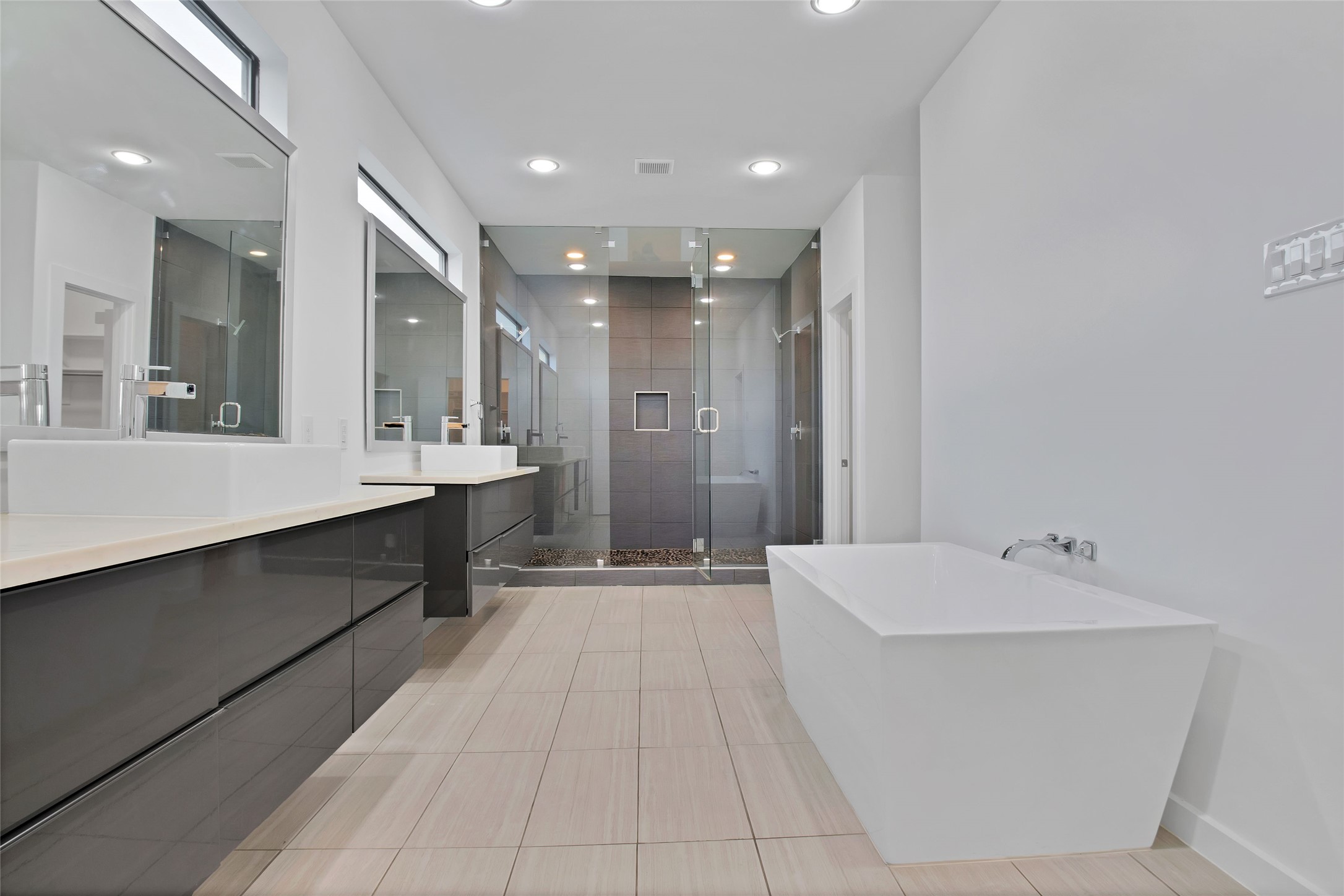 4311 Roseland Avenue