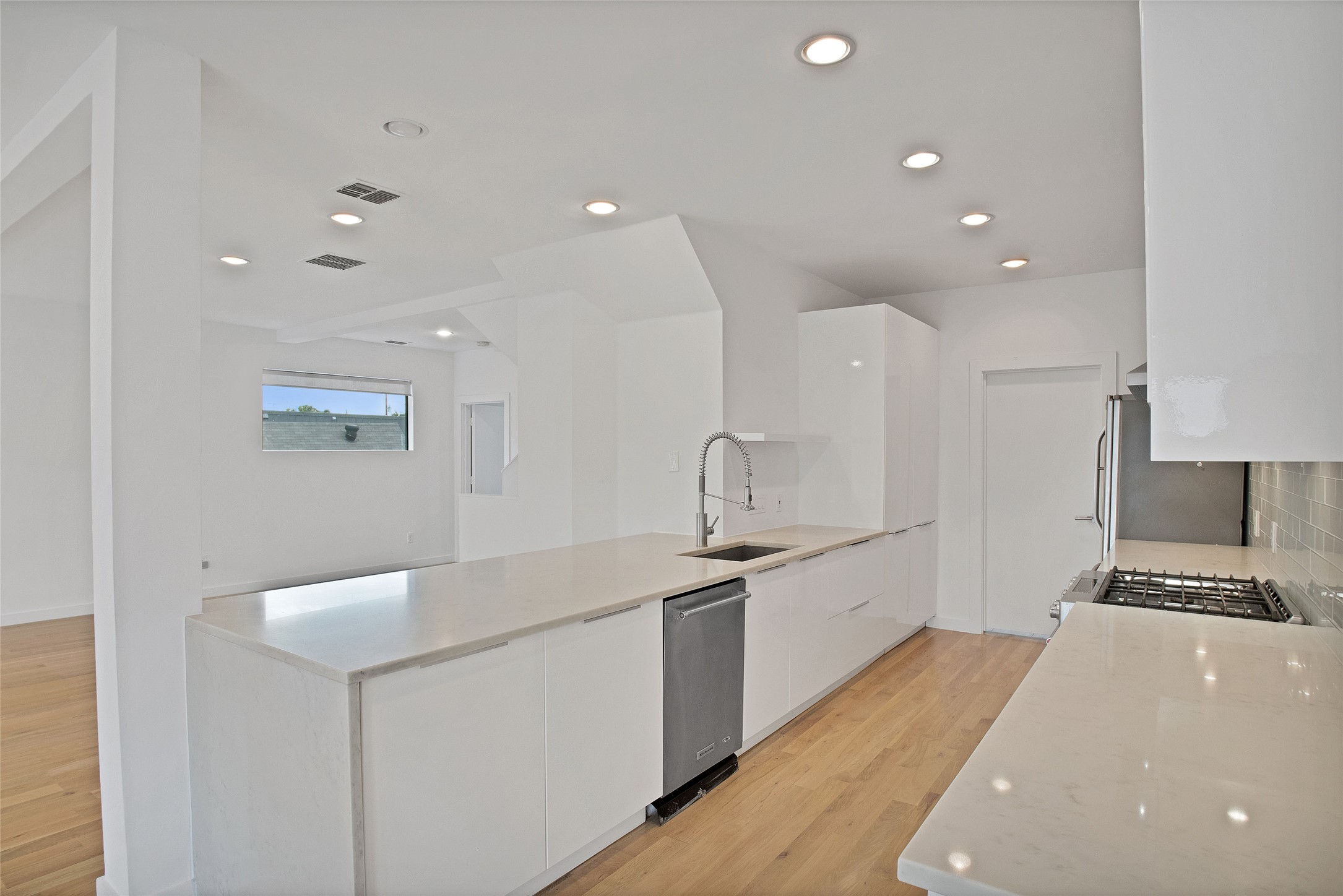 4311 Roseland Avenue