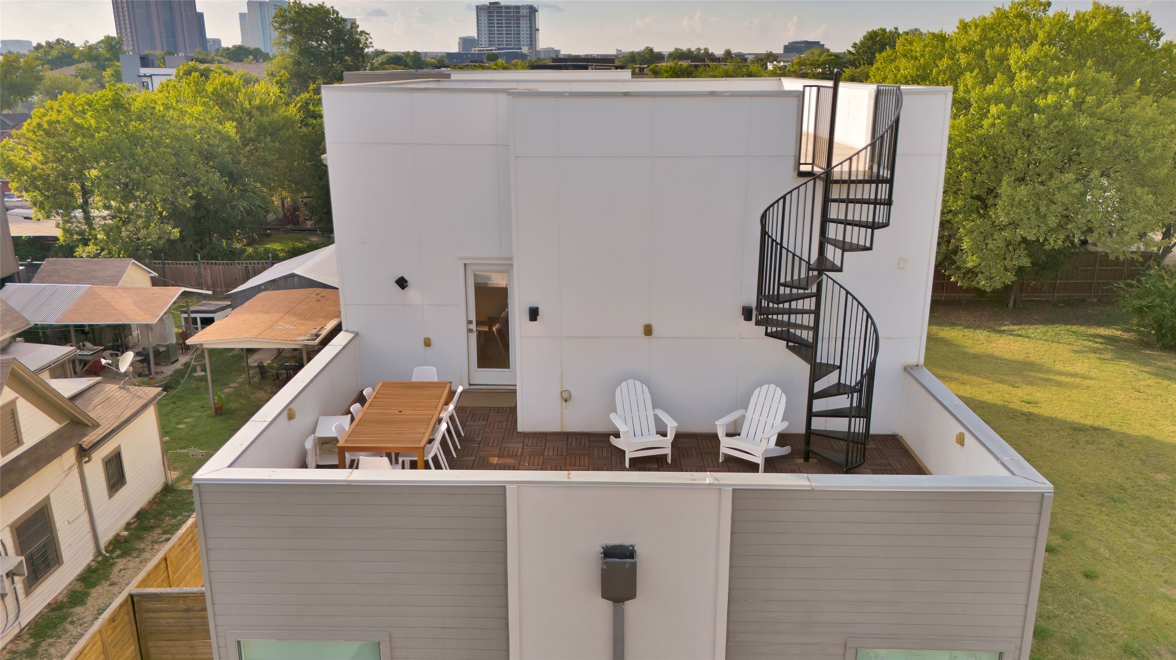 4311 Roseland Avenue