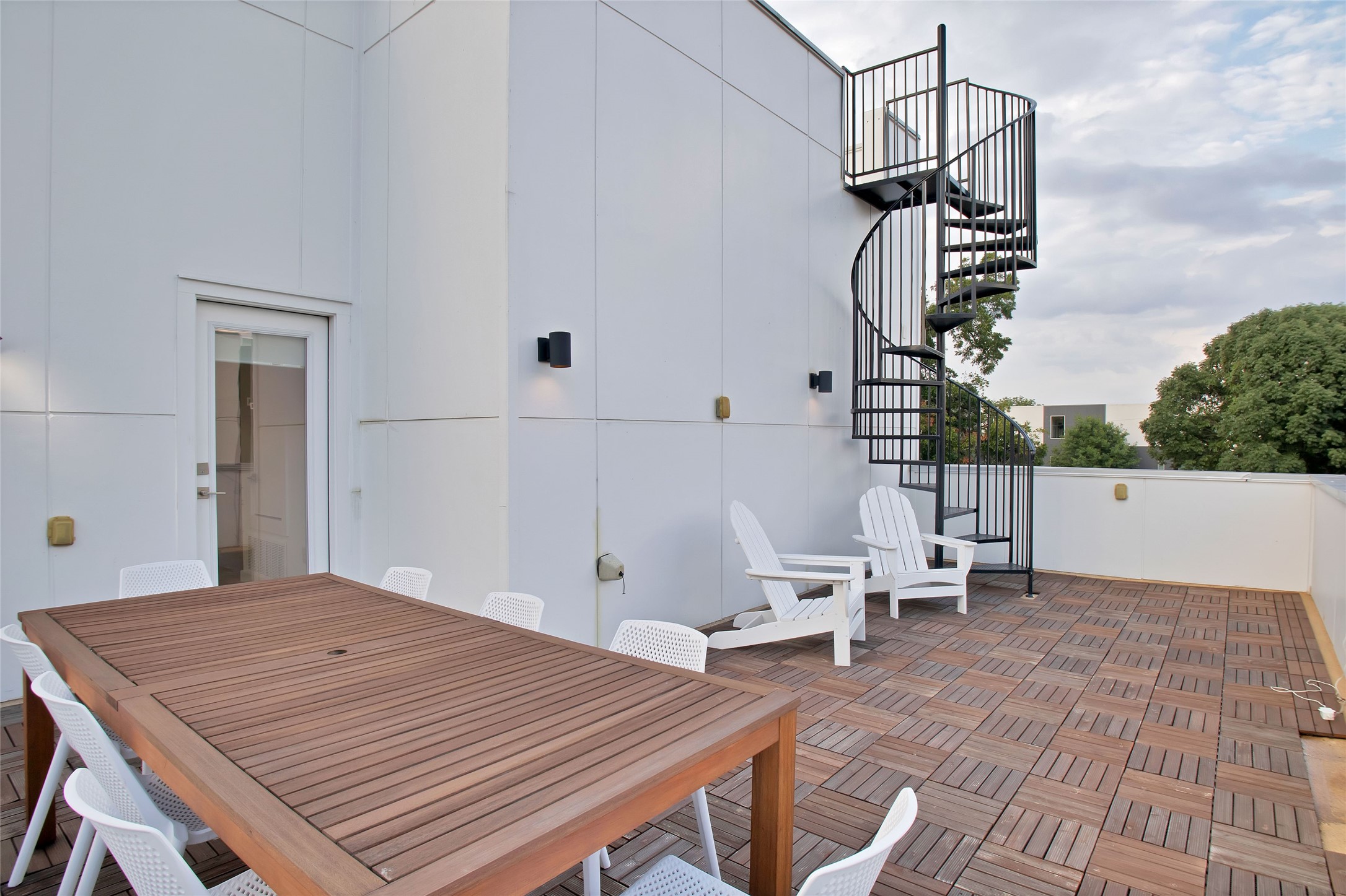 4311 Roseland Avenue