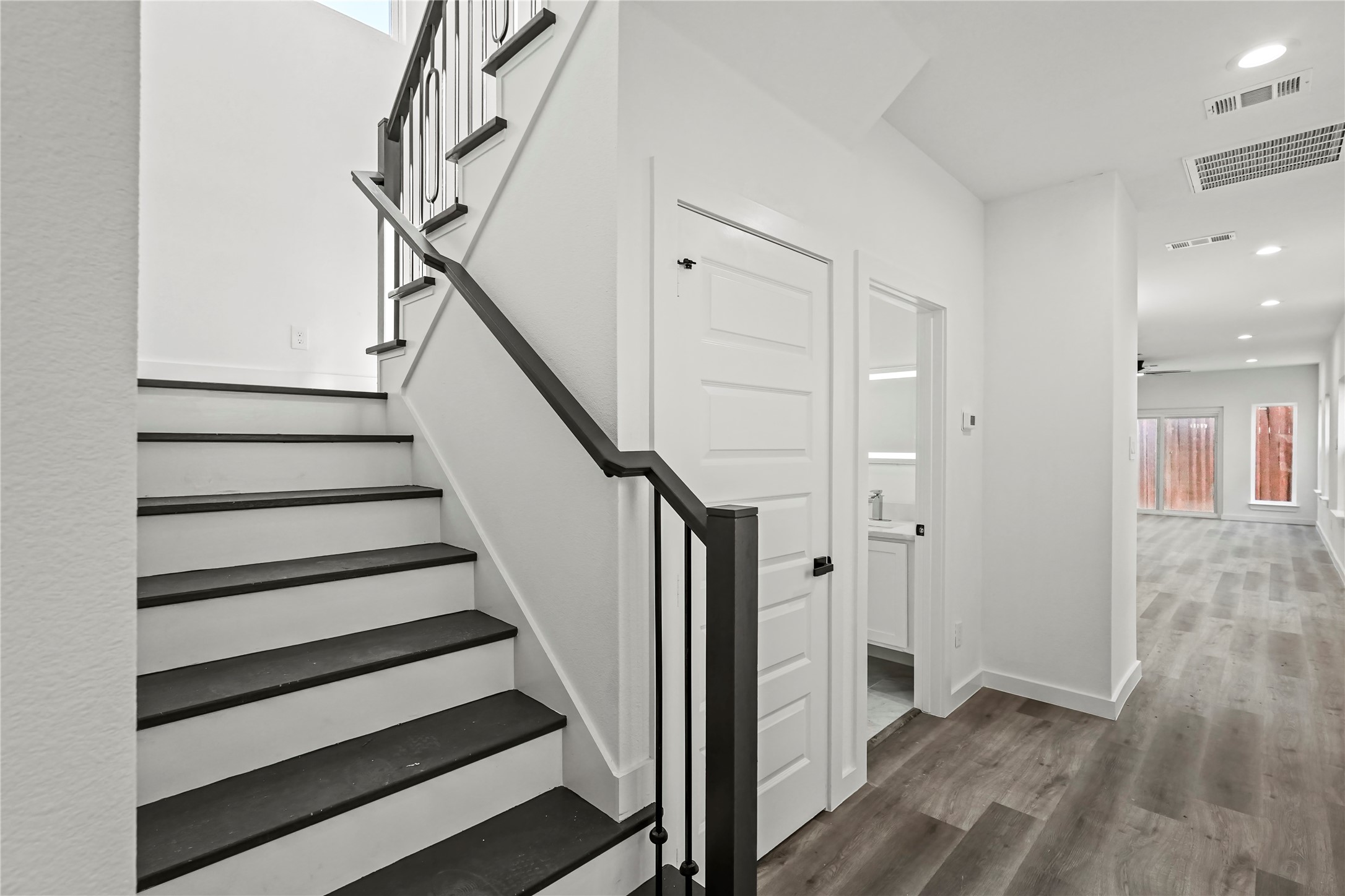 2222 Bethurum Avenue