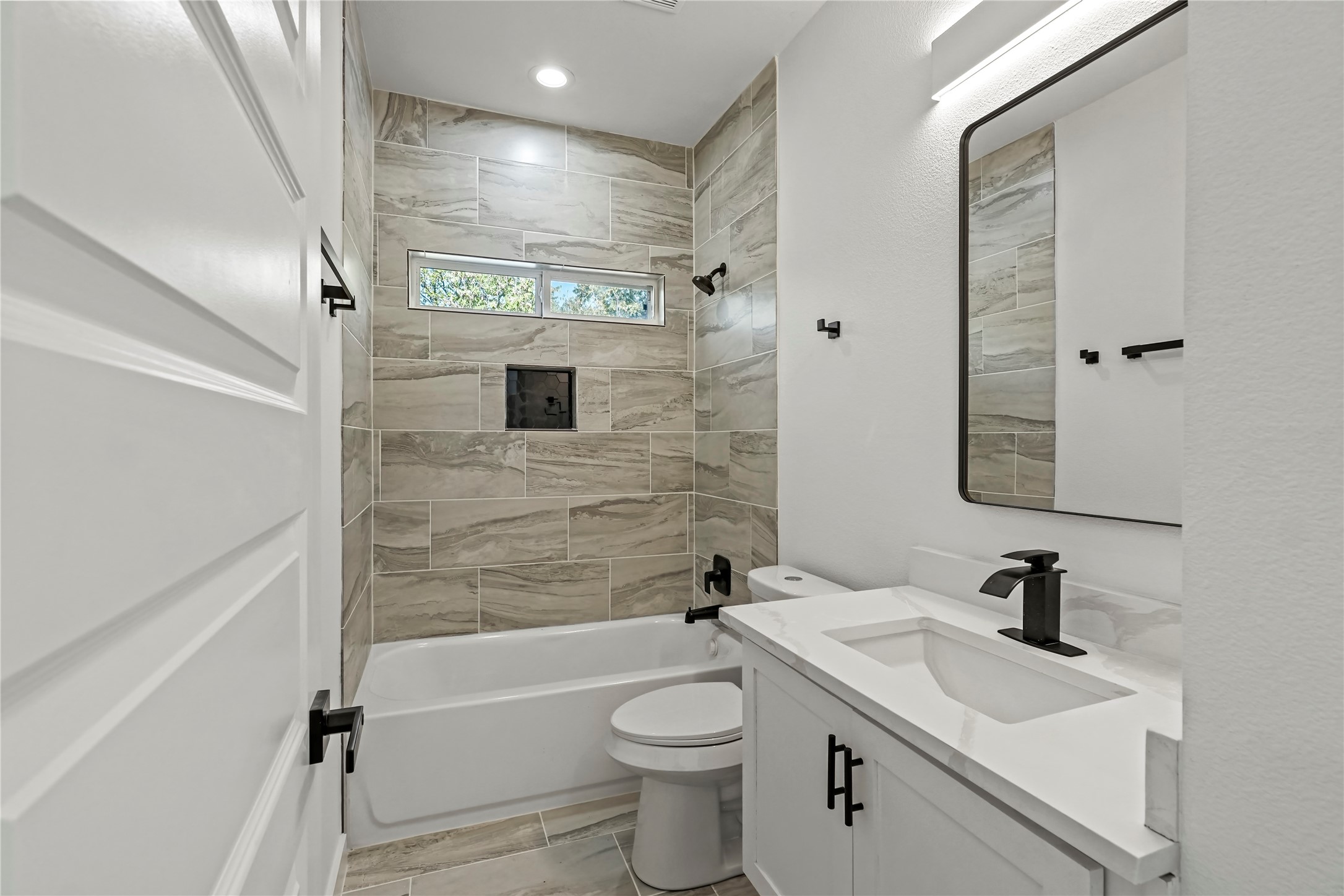 2222 Bethurum Avenue