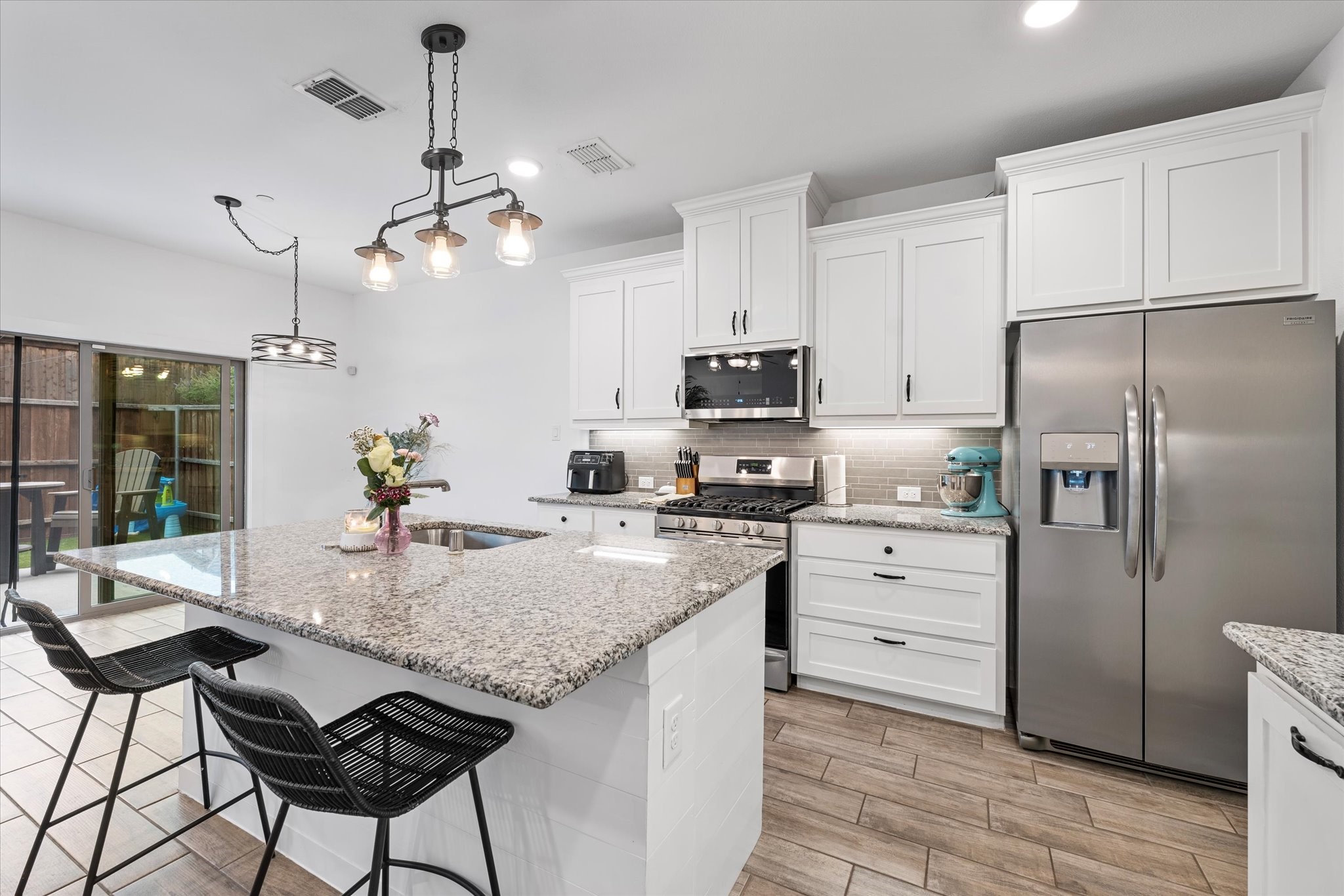 2712 Starburst Drive