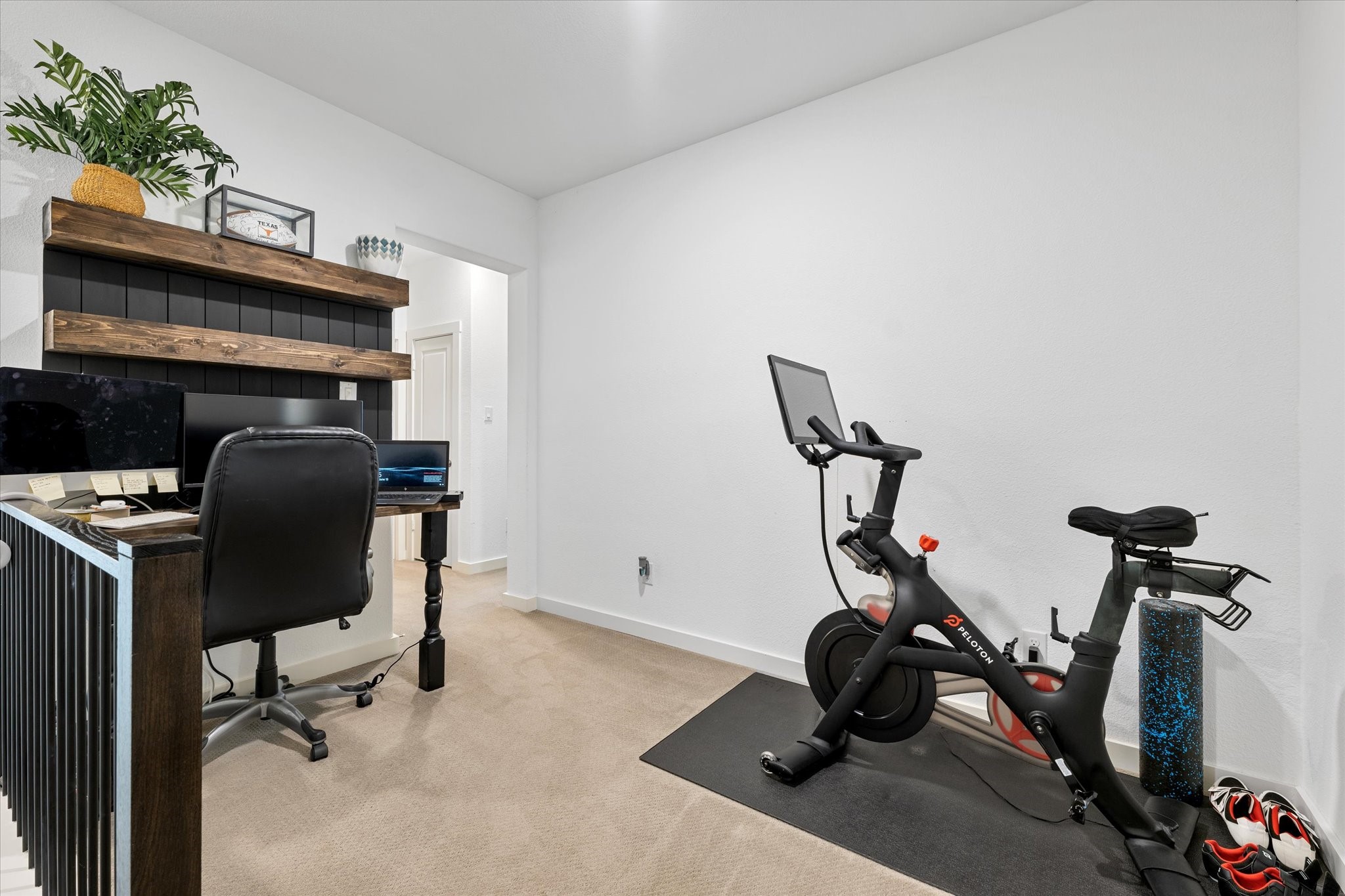 2712 Starburst Drive