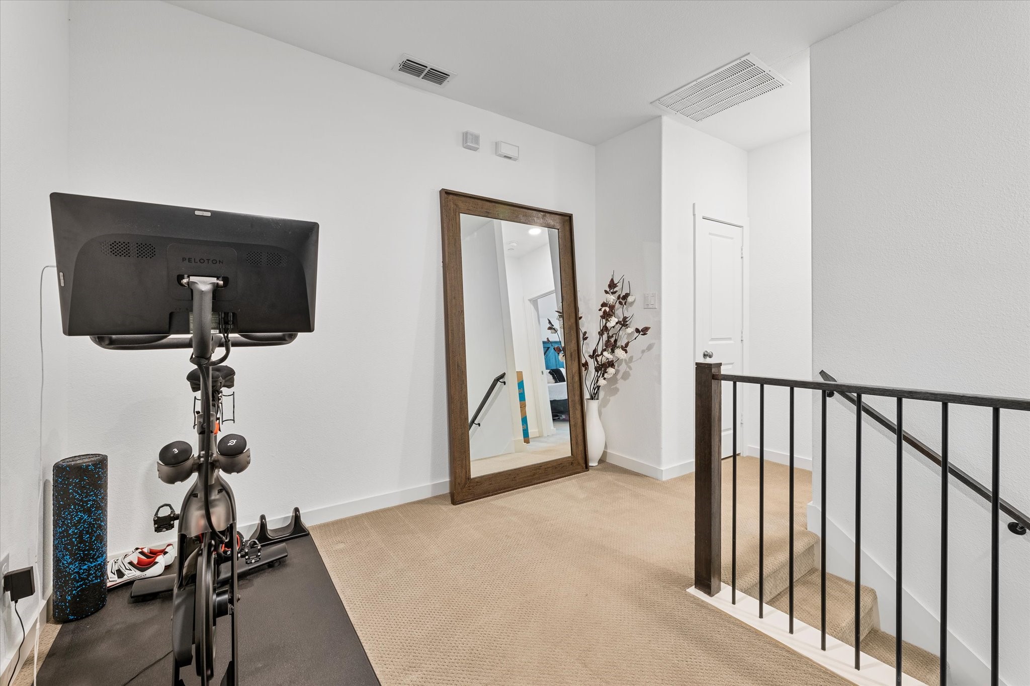 2712 Starburst Drive