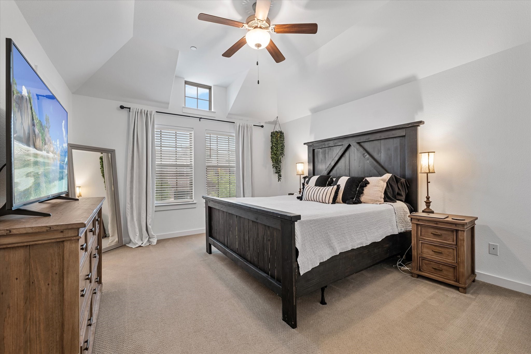 2712 Starburst Drive