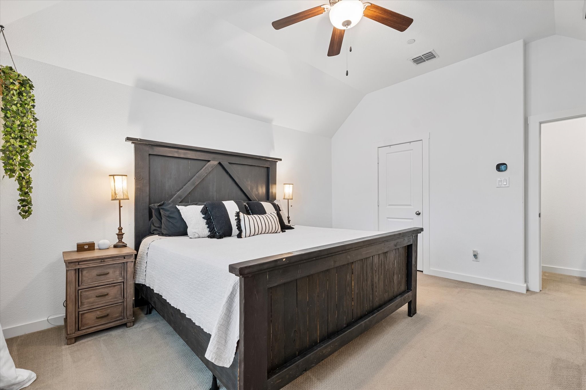 2712 Starburst Drive