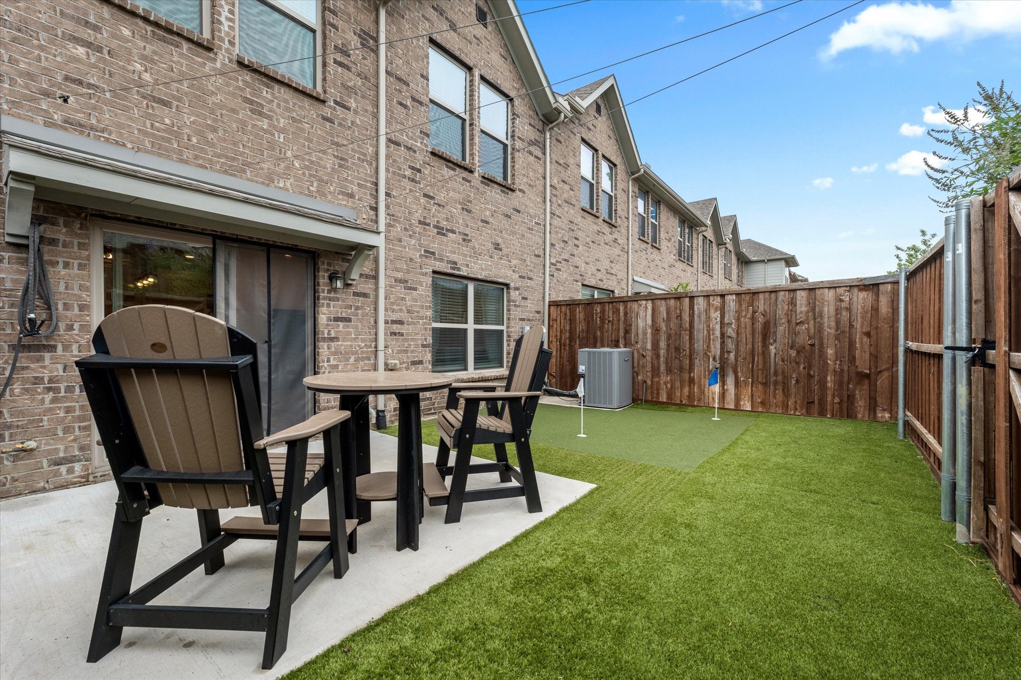 2712 Starburst Drive