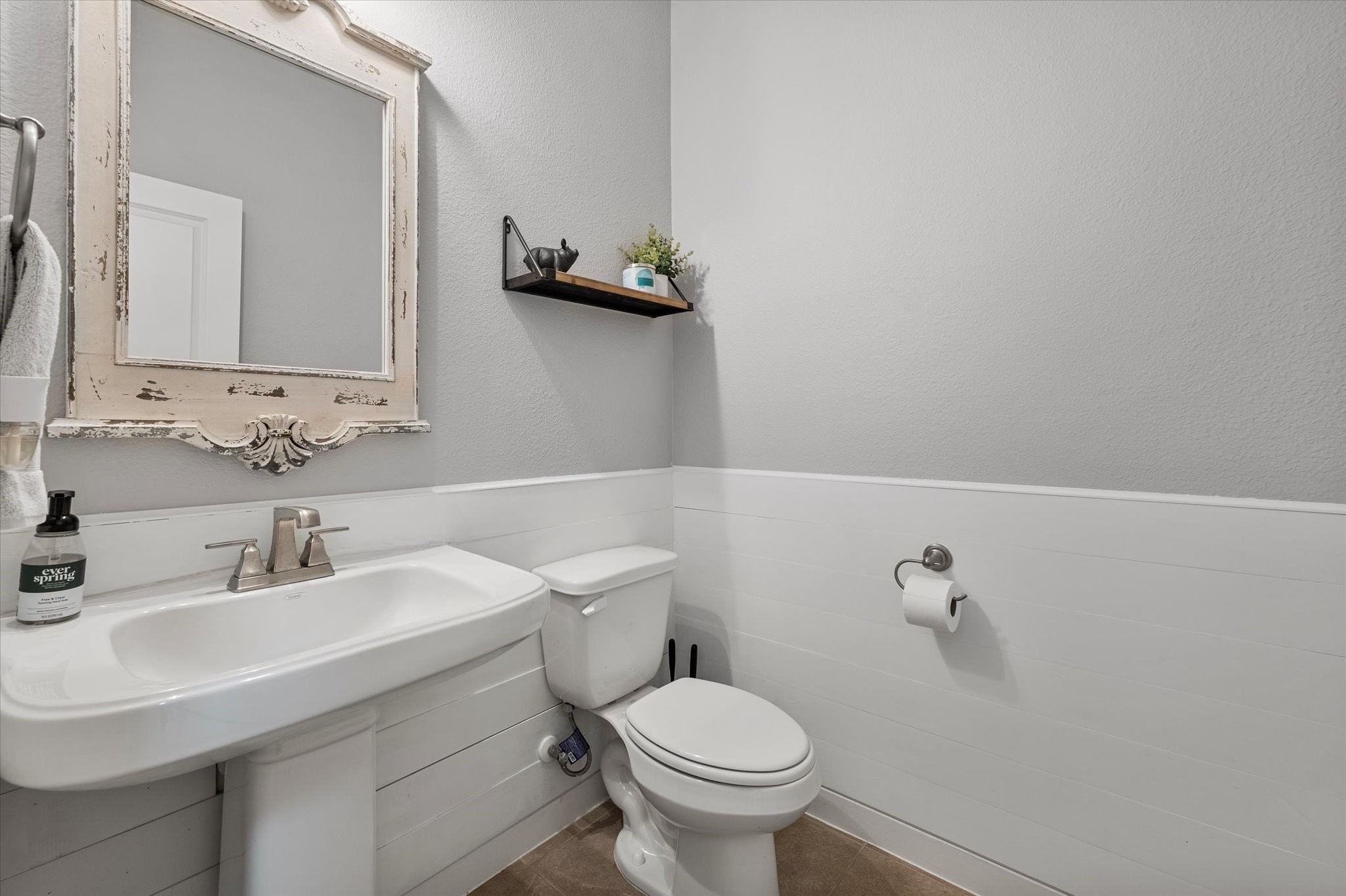 2712 Starburst Drive