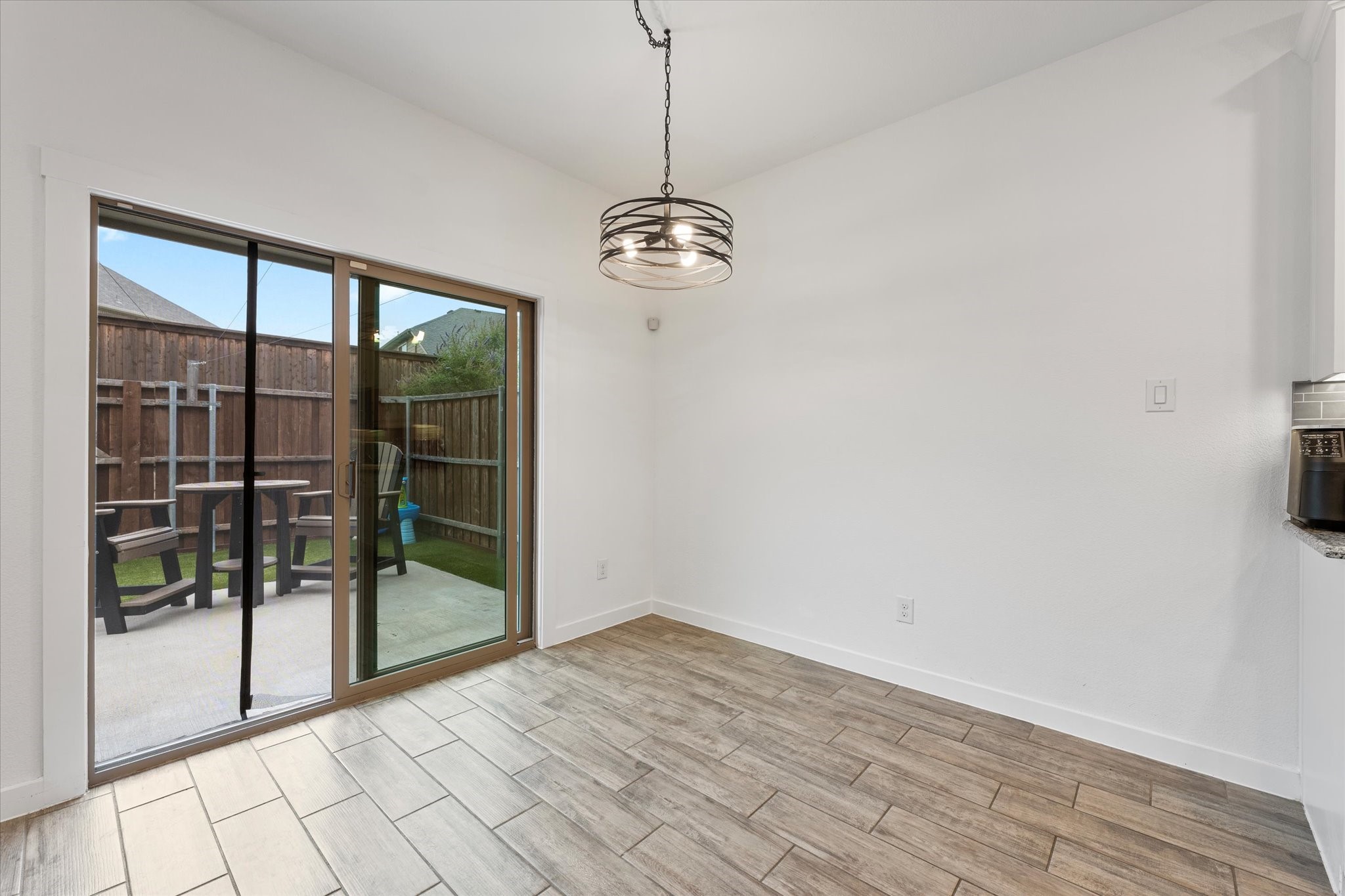 2712 Starburst Drive