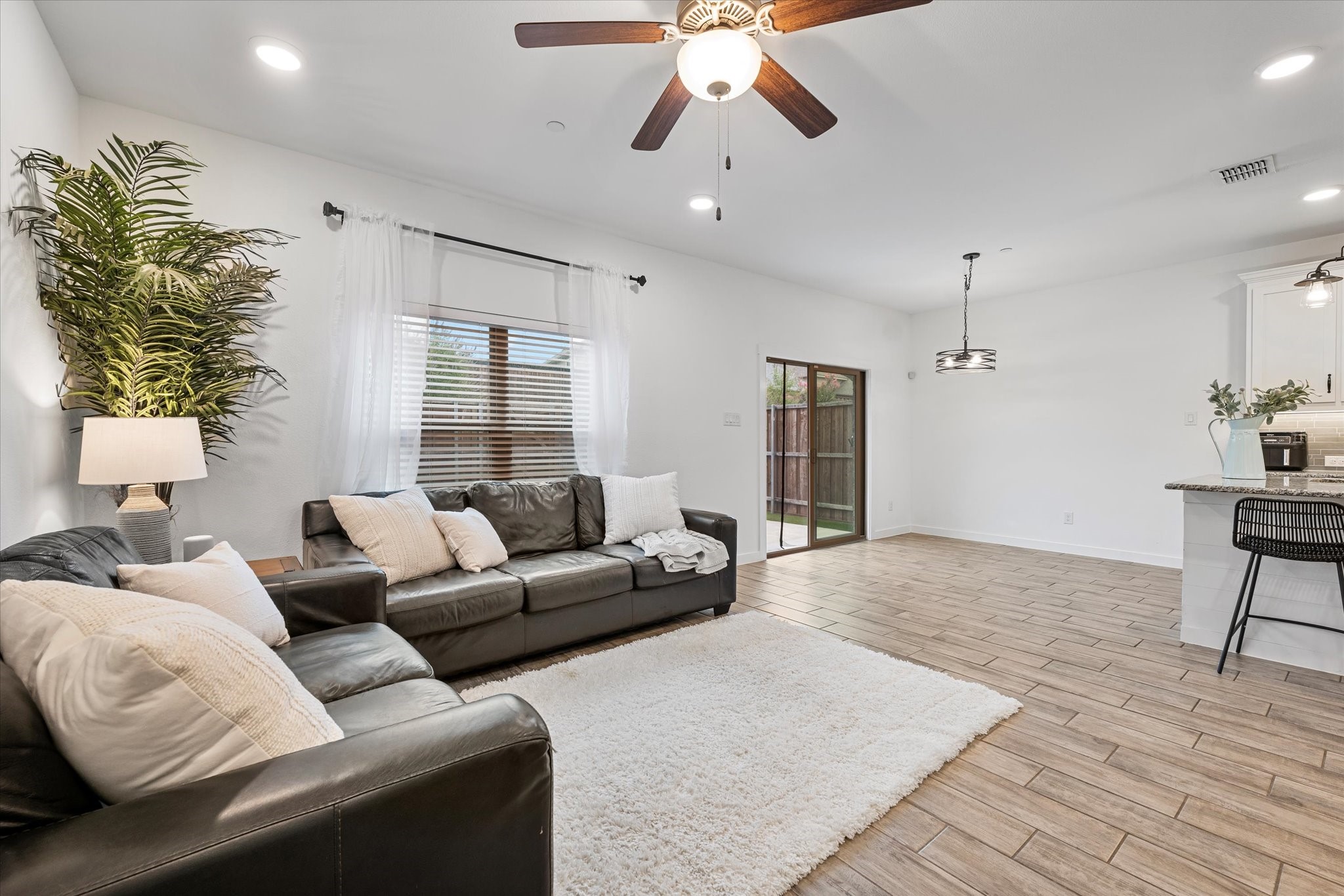 2712 Starburst Drive