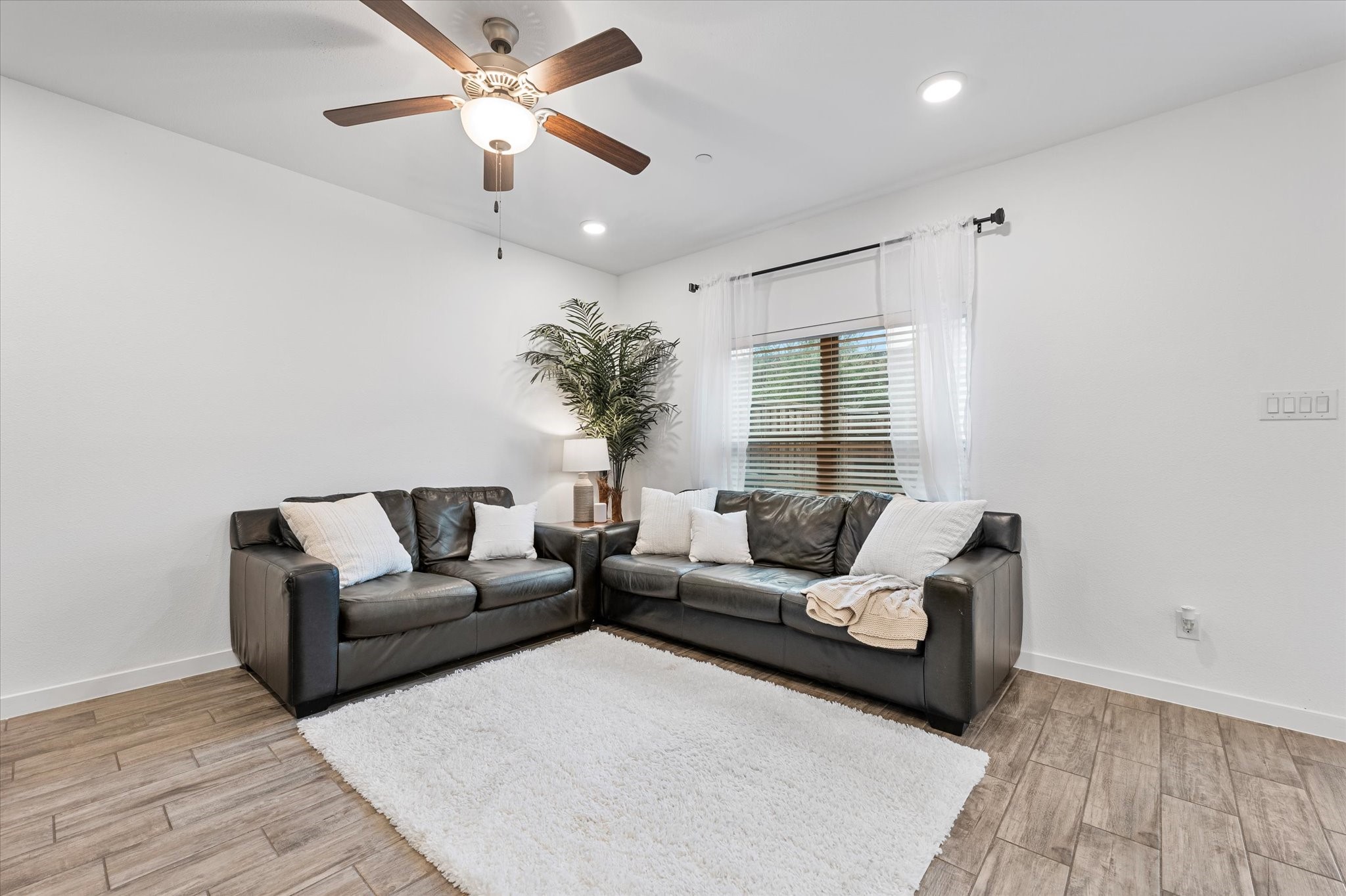 2712 Starburst Drive