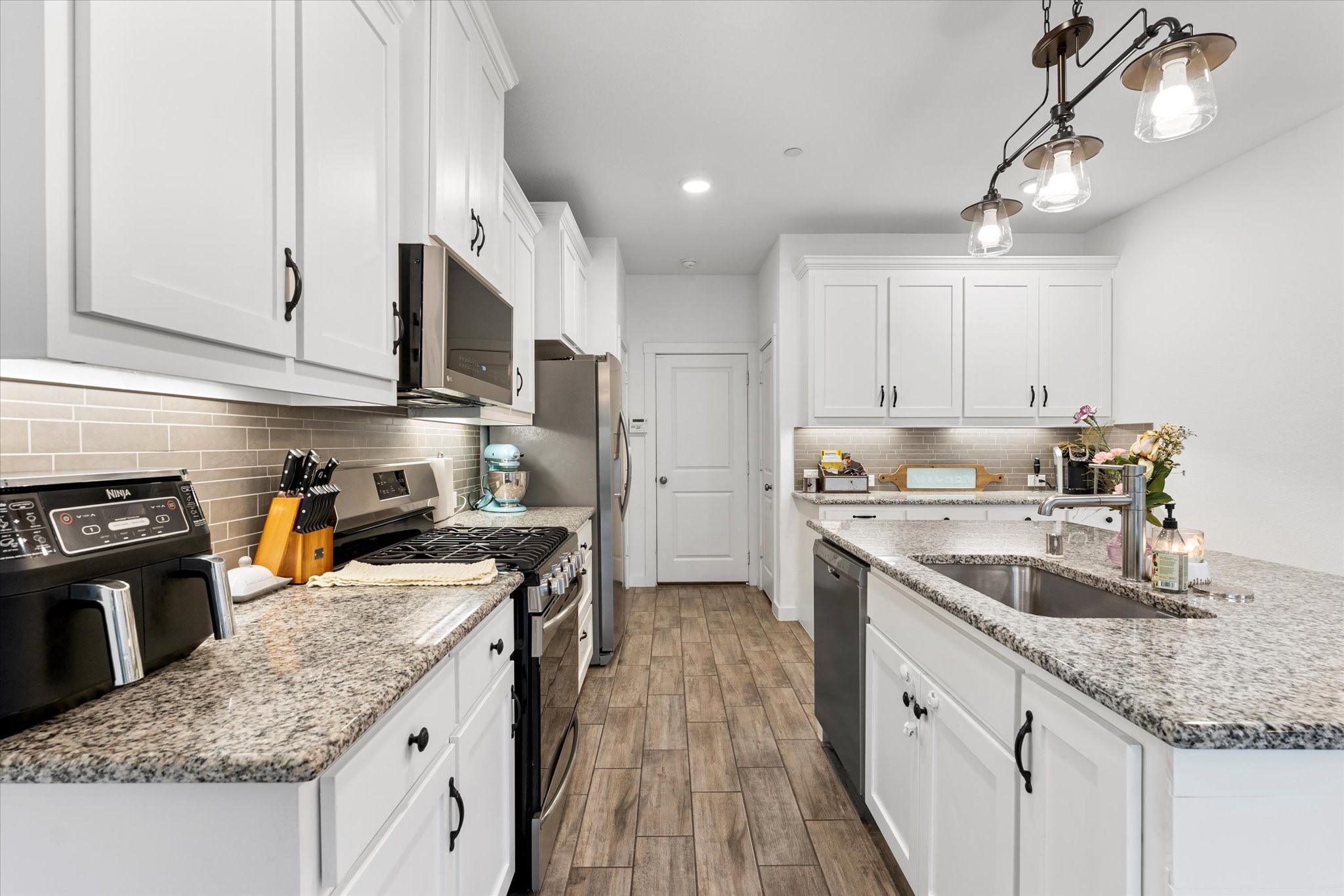 2712 Starburst Drive