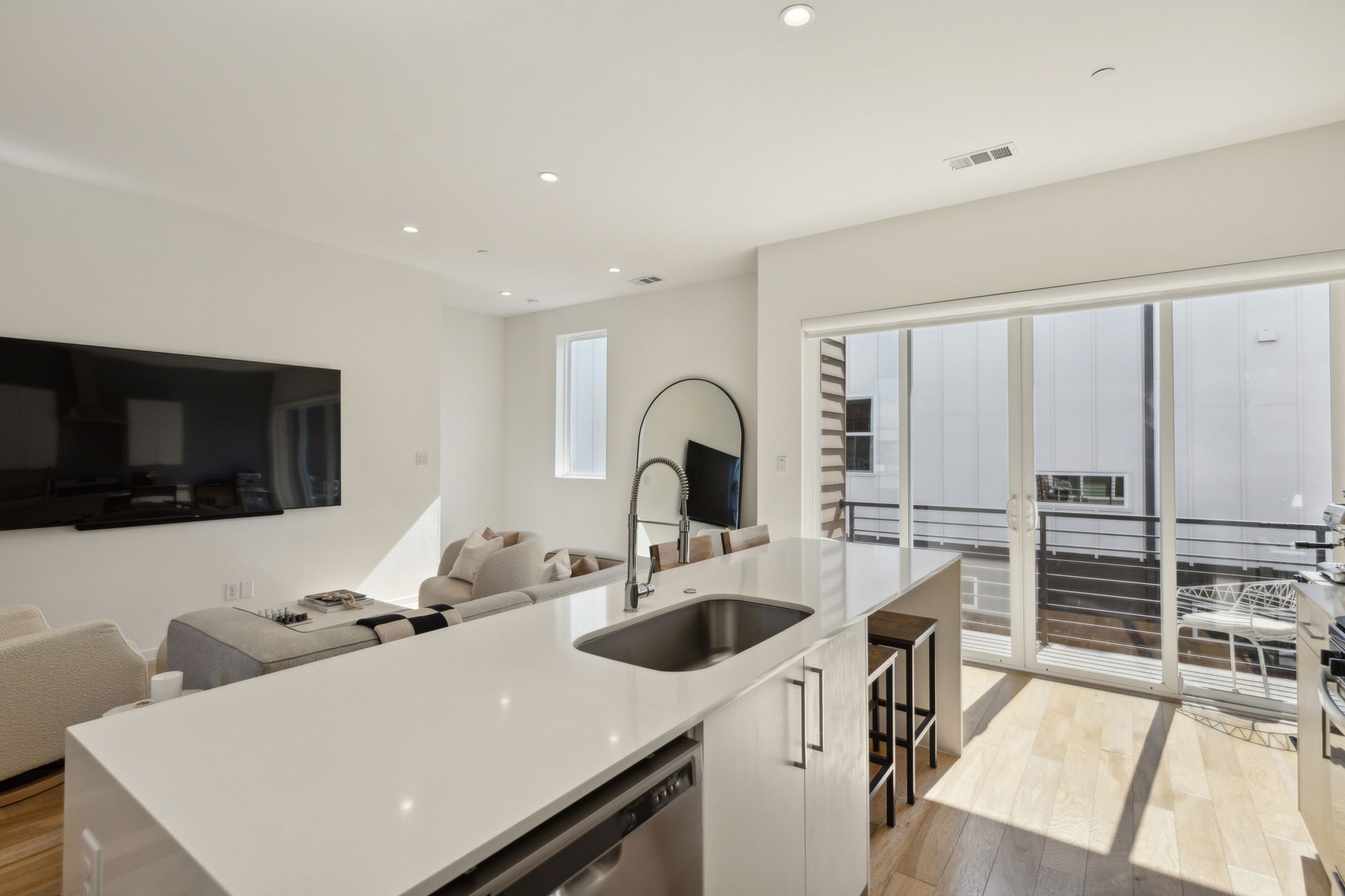 1514 Washington Avenue N 102