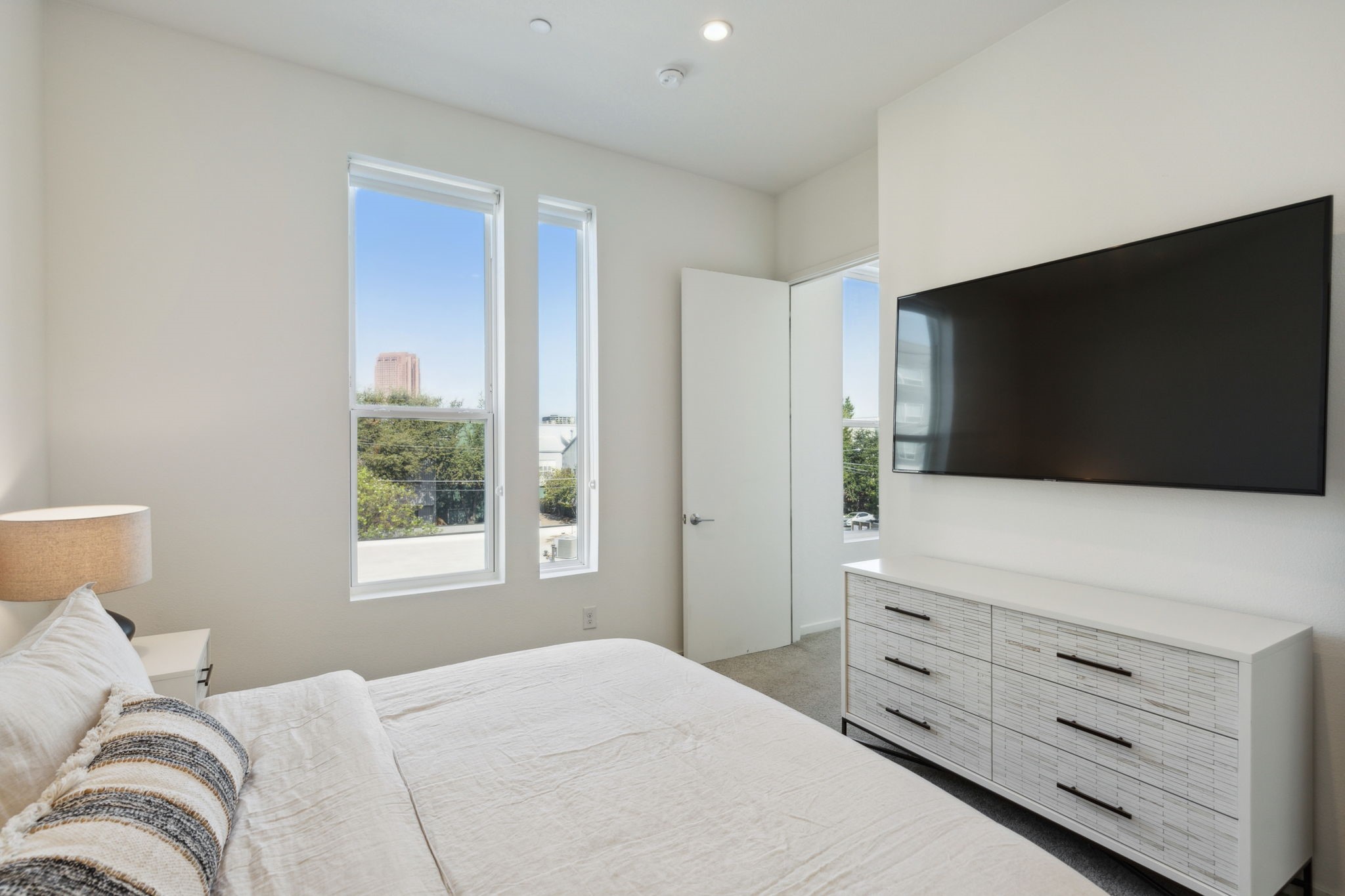 1514 Washington Avenue N 102