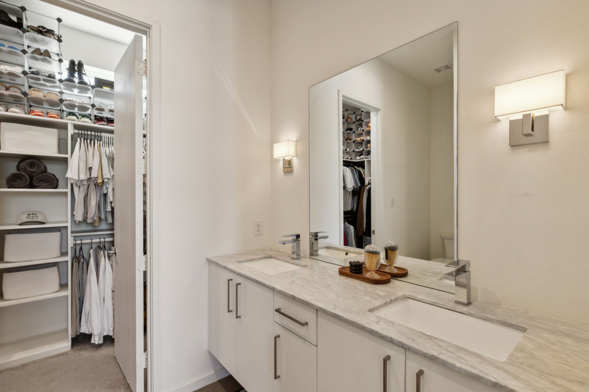 1514 Washington Avenue N 102