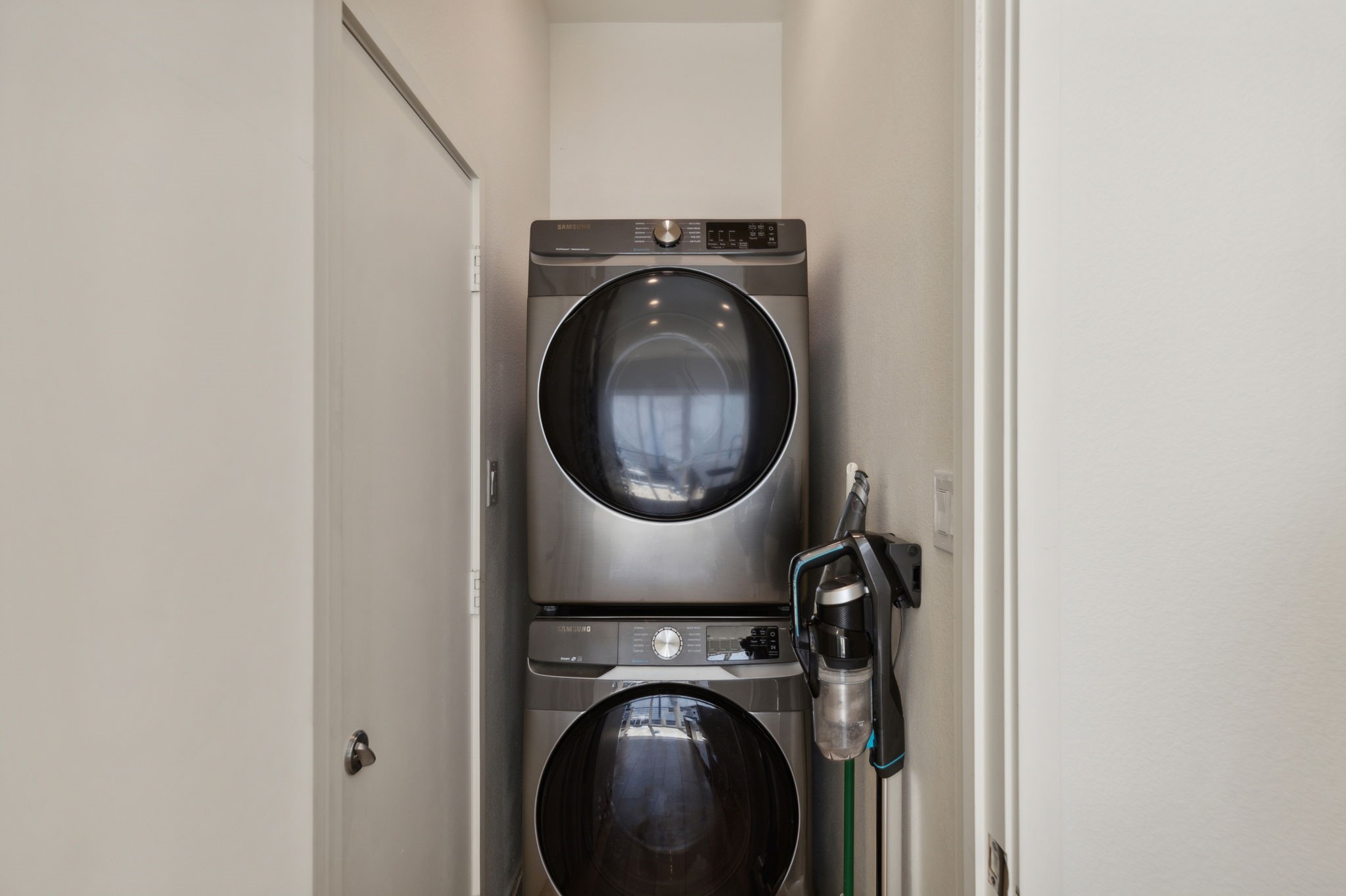 1514 Washington Avenue N 102