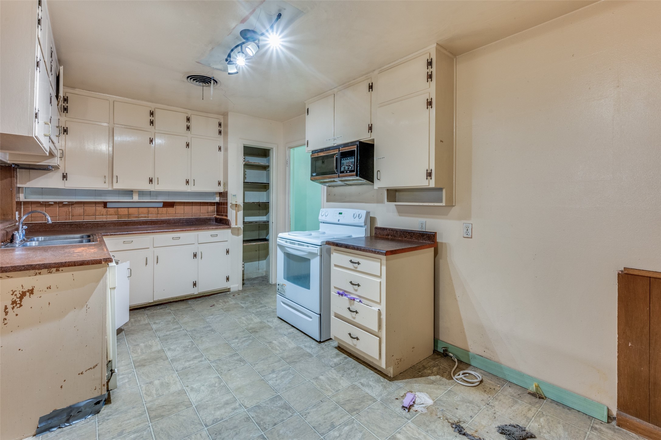 1005 Bonnie Brae Avenue