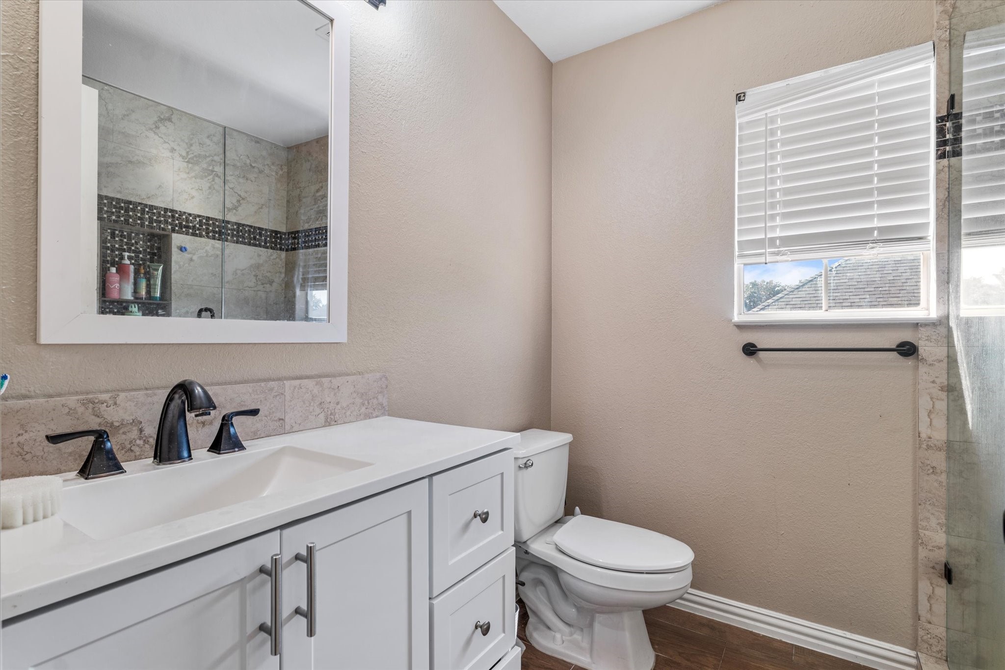 5004 Lake Crest Drive