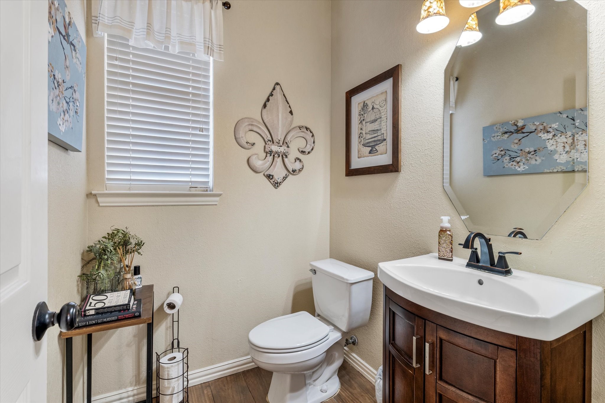 5004 Lake Crest Drive