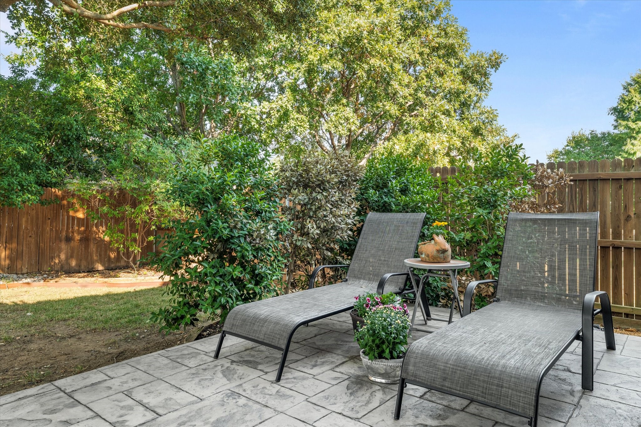 5004 Lake Crest Drive