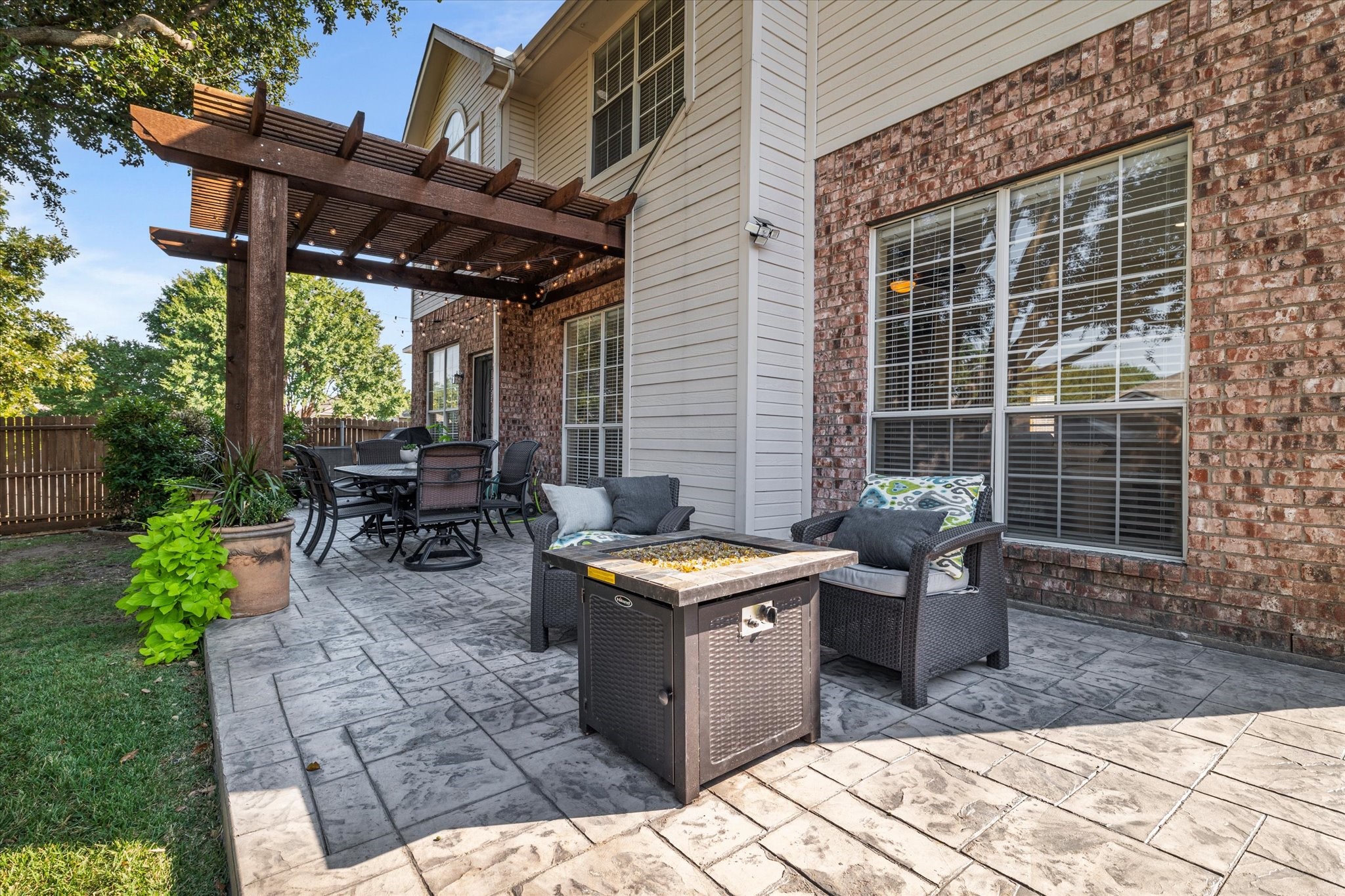 5004 Lake Crest Drive